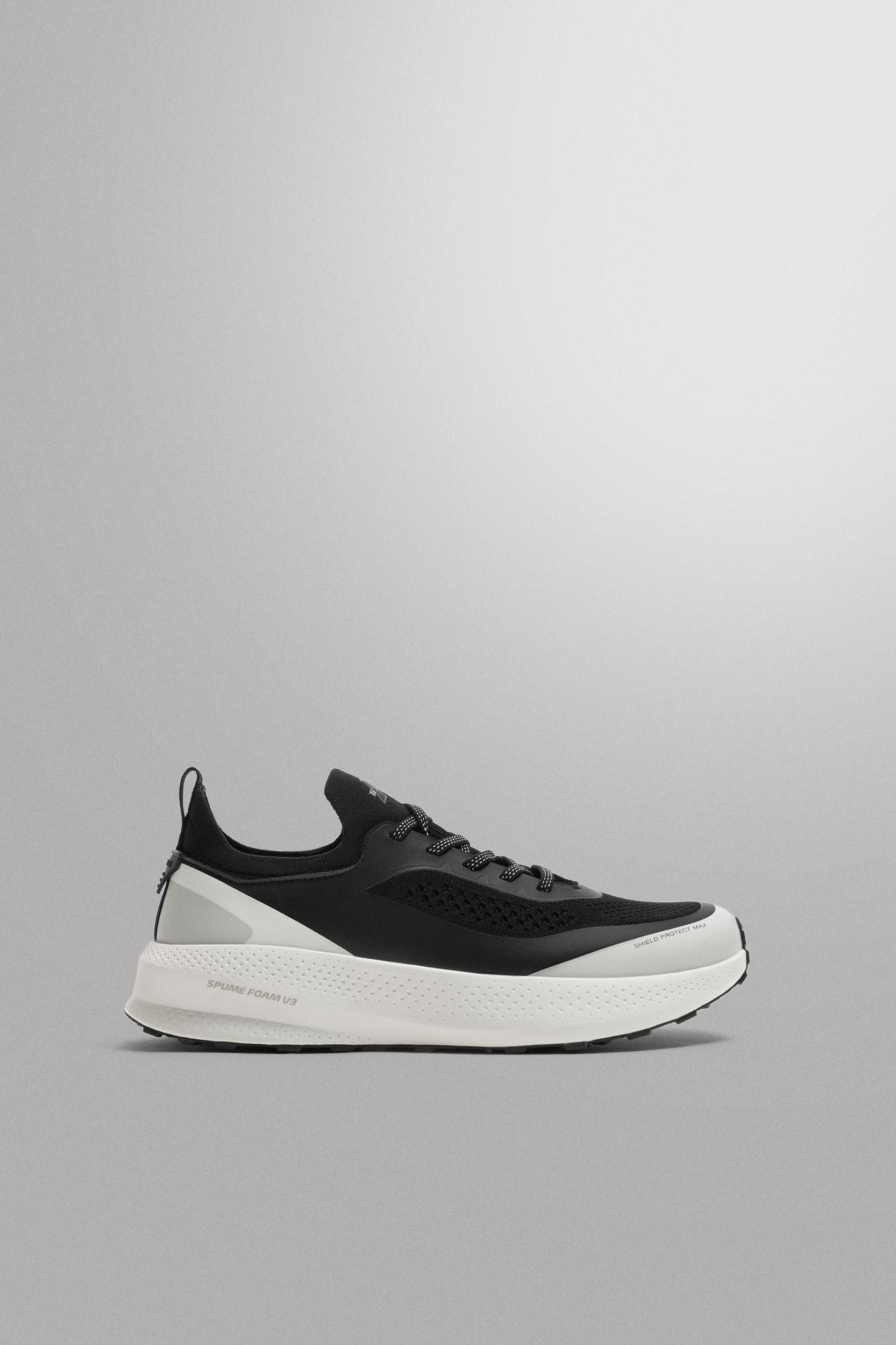 RUNNING SNEAKERS Product Image