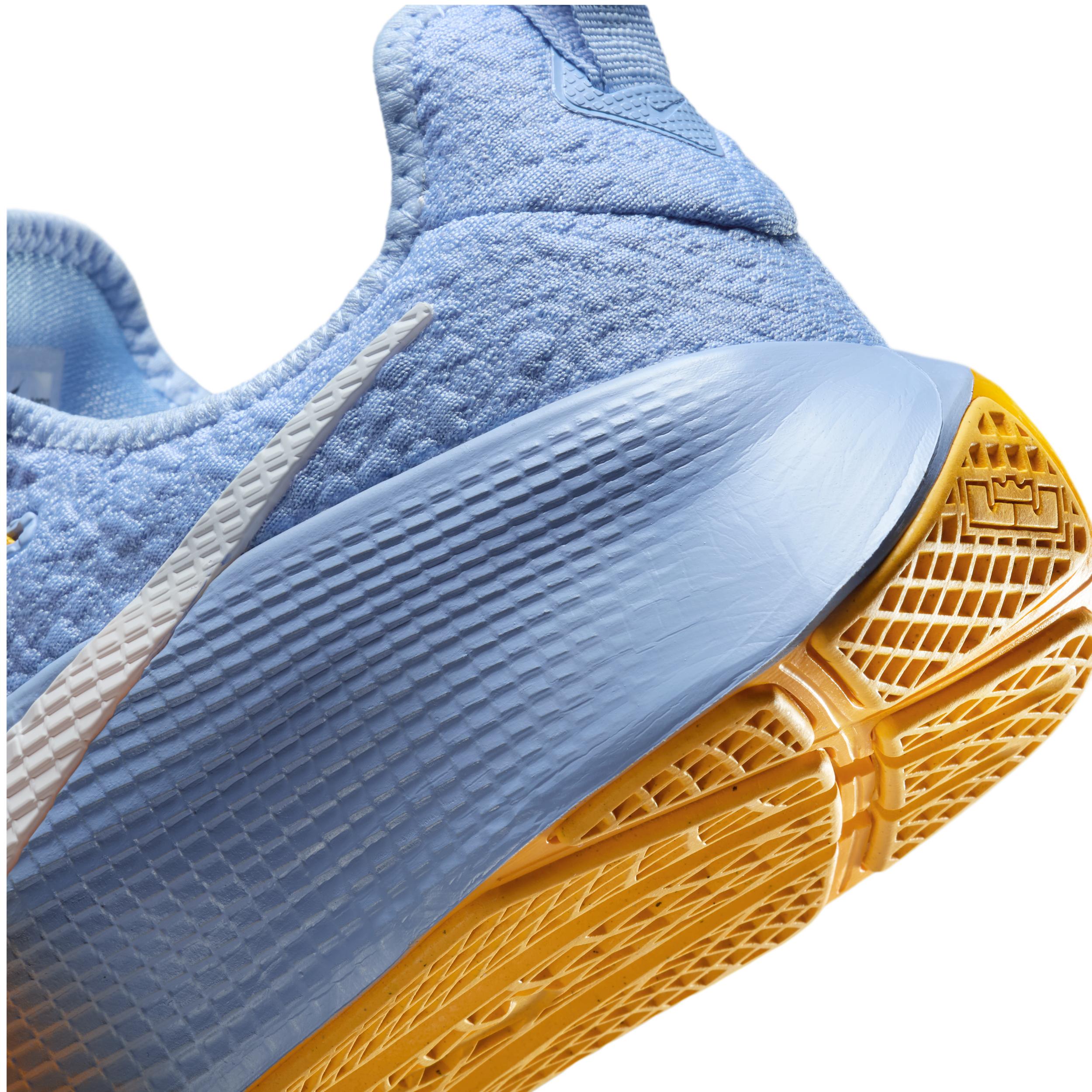 Nike Men's LeBron TR 1 Workout Shoes Product Image