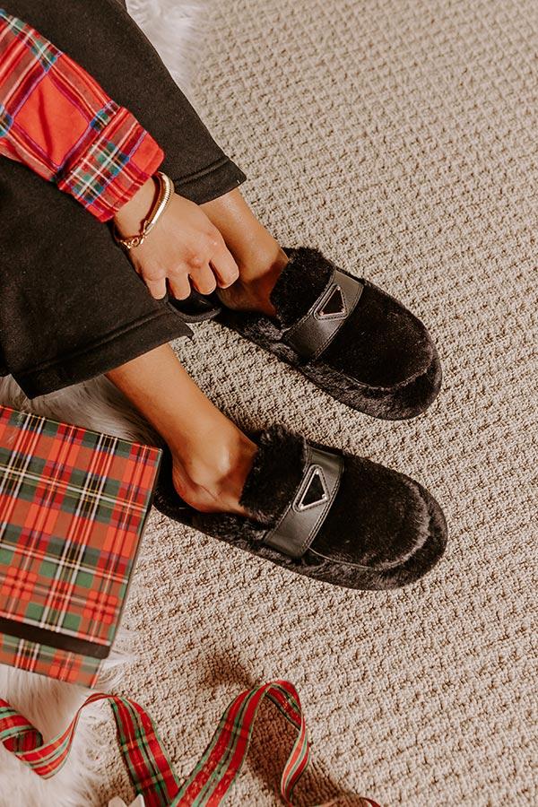The Luna Plush Slipper in Black Product Image