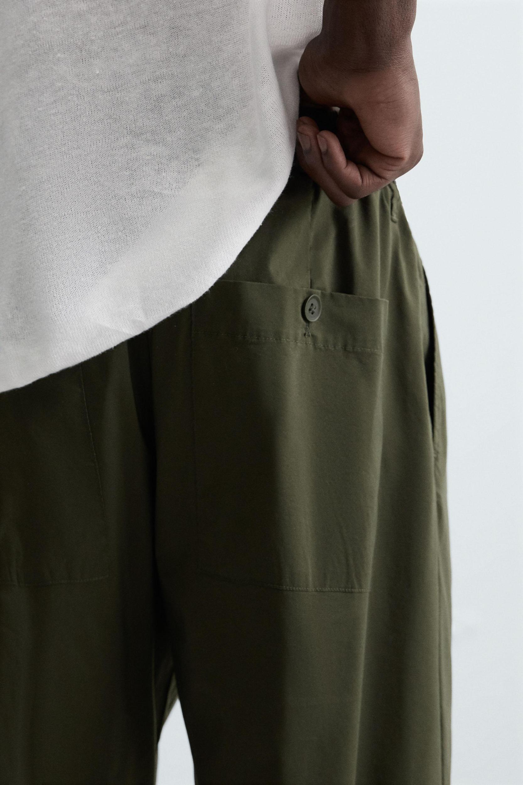 LIGHTWEIGHT RELAXED FIT PANTS Product Image