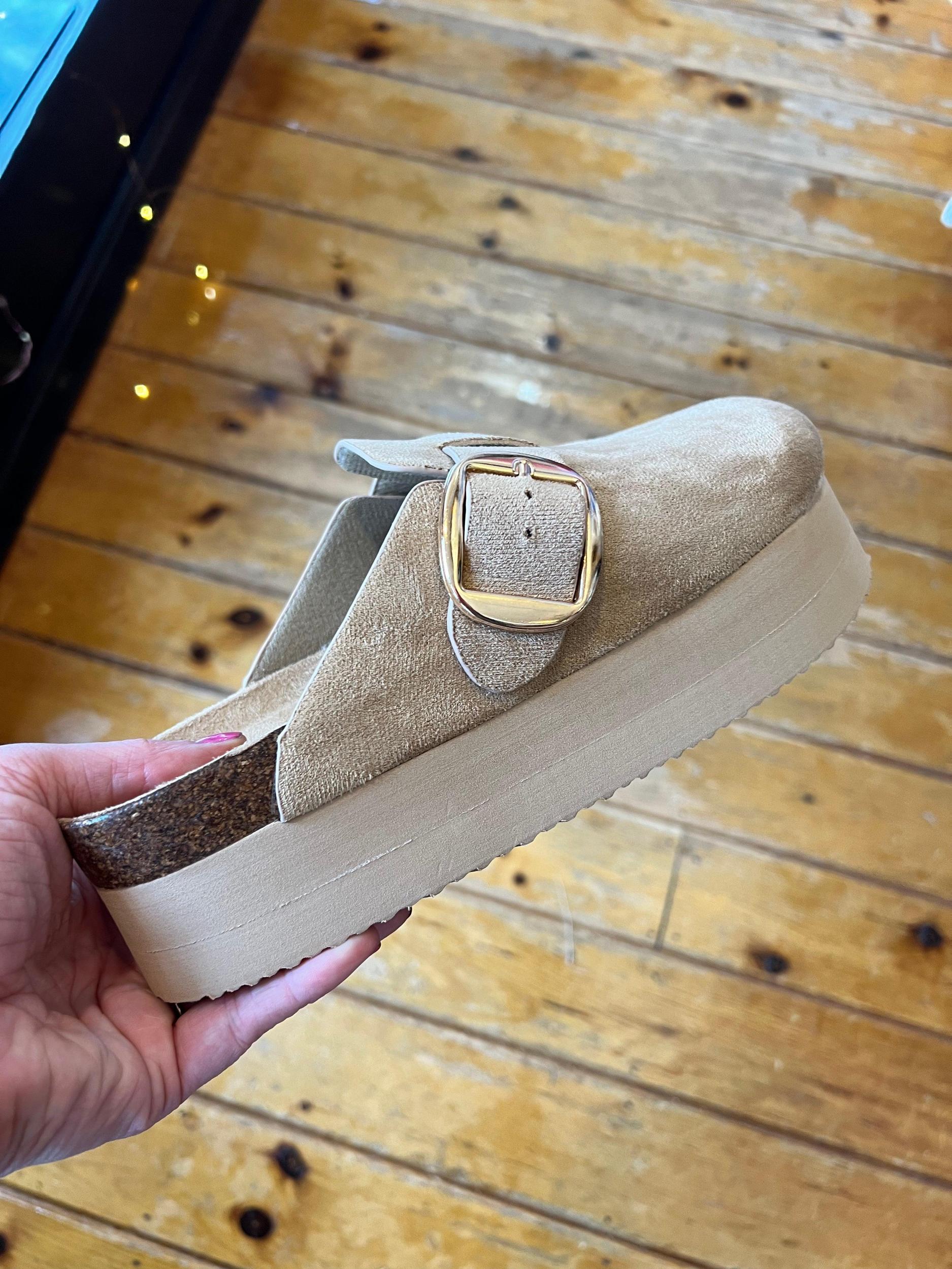 Jasmine Wedges Product Image