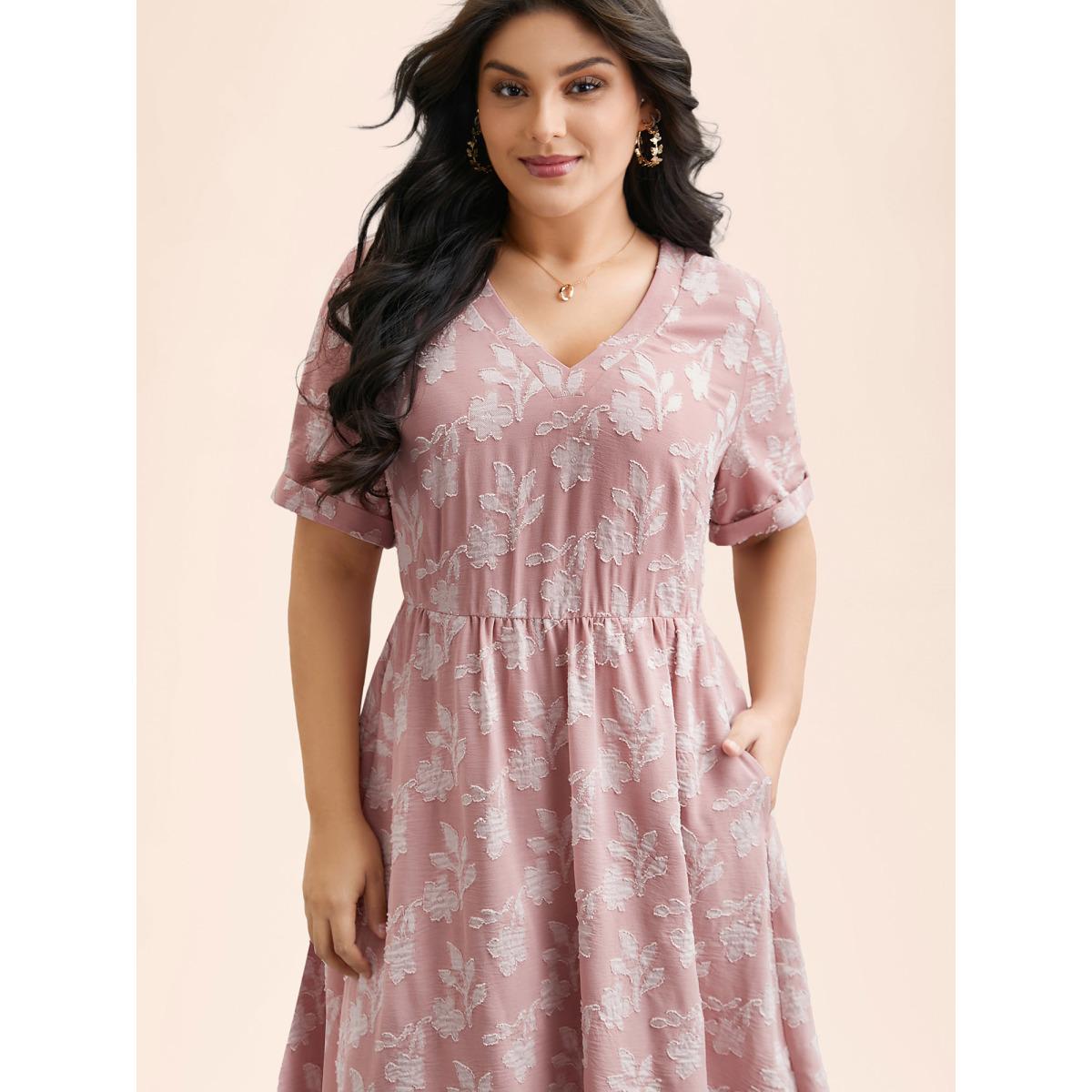 Plus Size V-Neck Floral Textured Pockets Dress Crepe Women Elegant Texture V-neck Short sleeve Curvy BloomChic 10/M Product Image