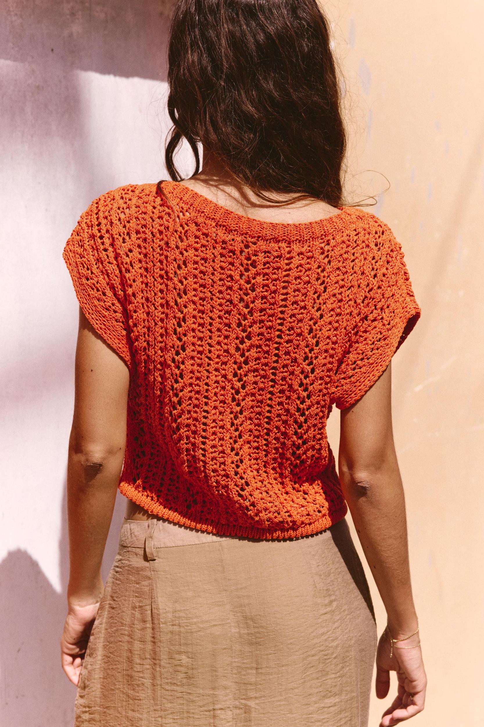 KNIT CROP TOP Product Image