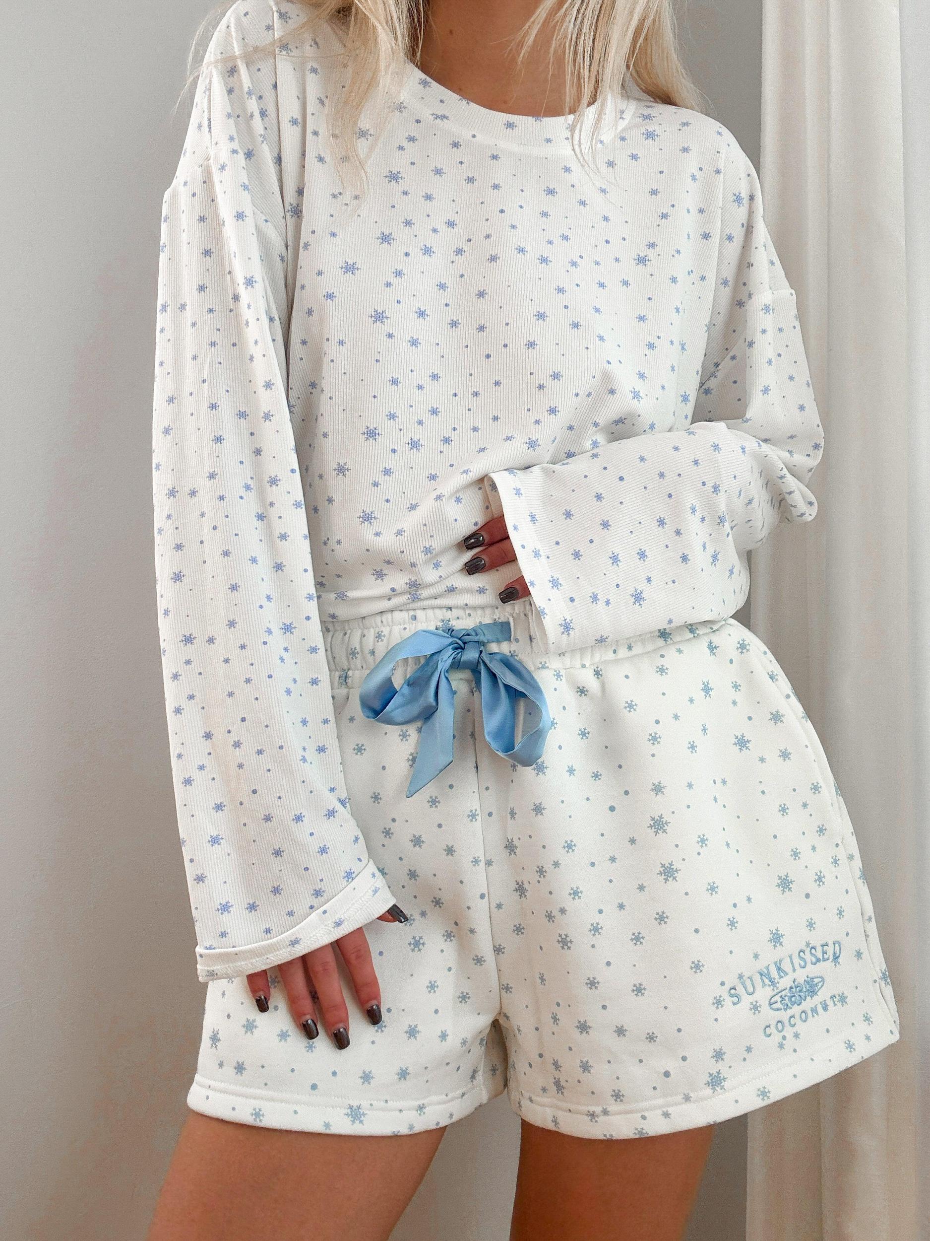 Snowflake Sunkissedcoconut Embroider Shorts Product Image