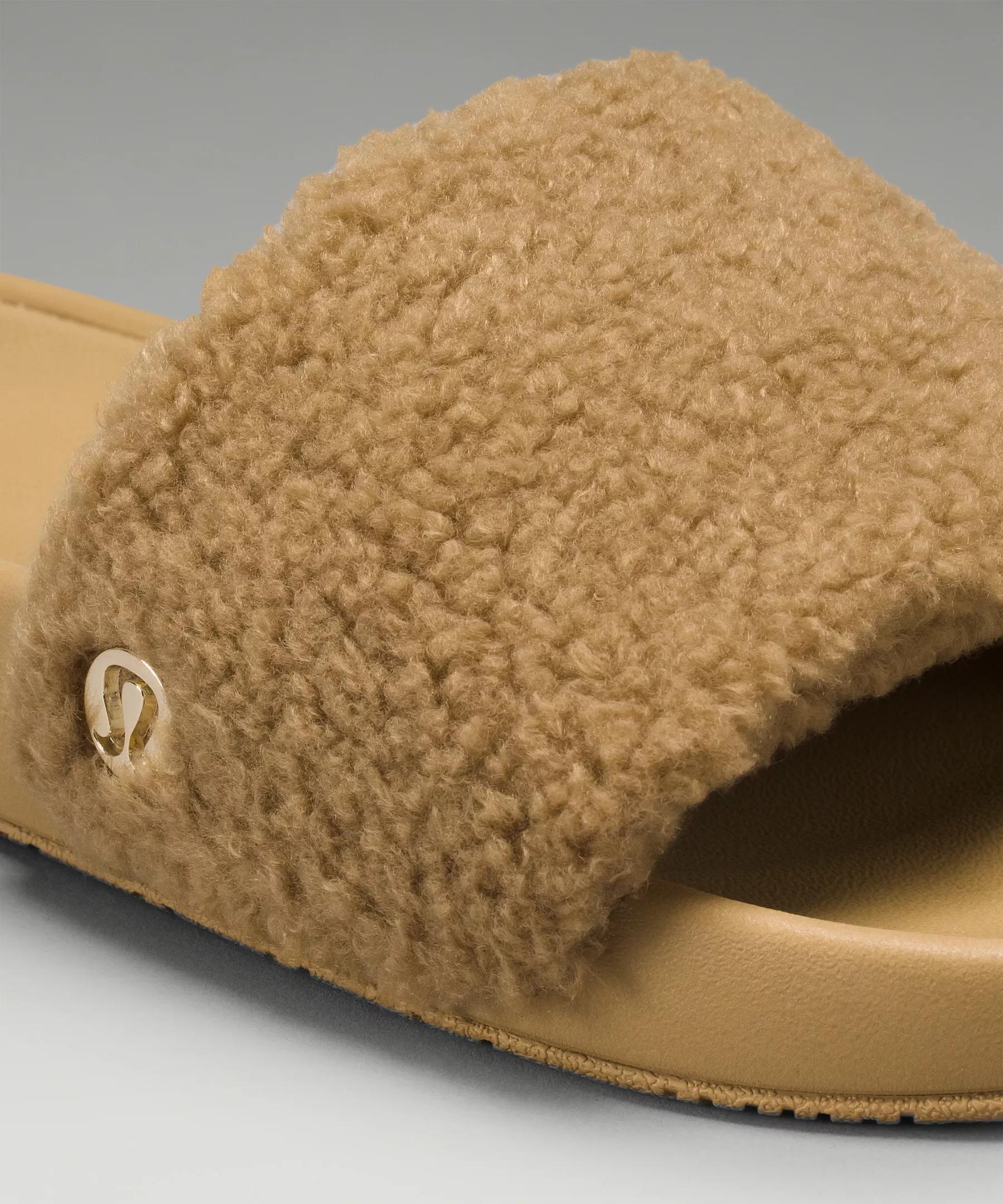 Women's Fleece Restfeel Slide Product Image