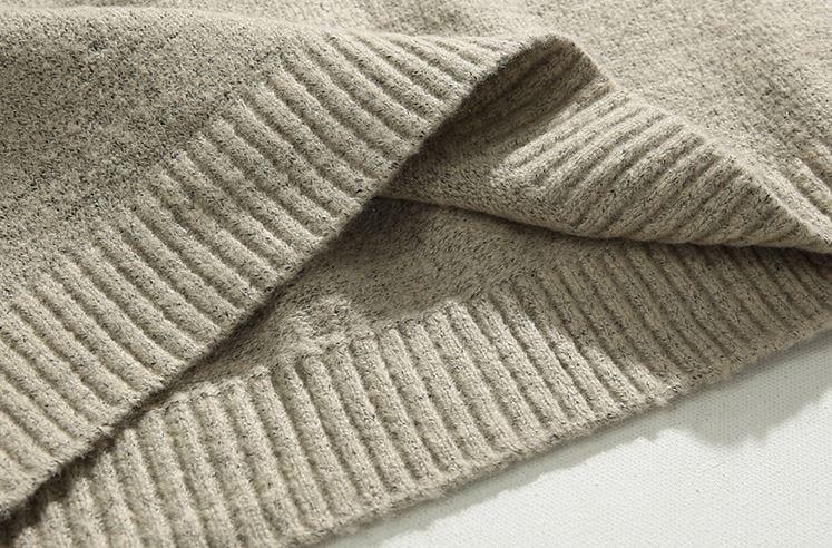 RT No. 5555 KNITTED HALF TURTLENECK COLLAR HALF ZIP-UP SWEATER Product Image