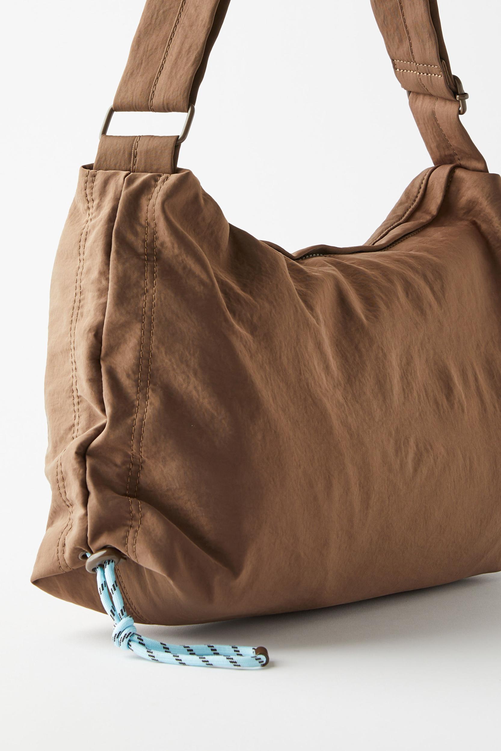 Maddie Crossbody Bag Product Image