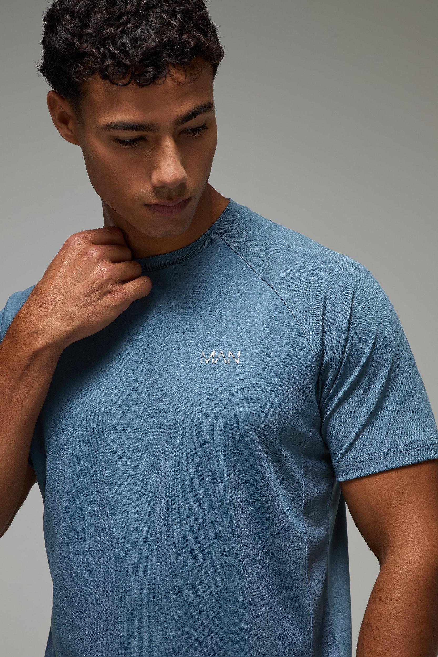 Man Active Performance Regular Fit T Shirt & Short Set | boohooMAN USA Product Image