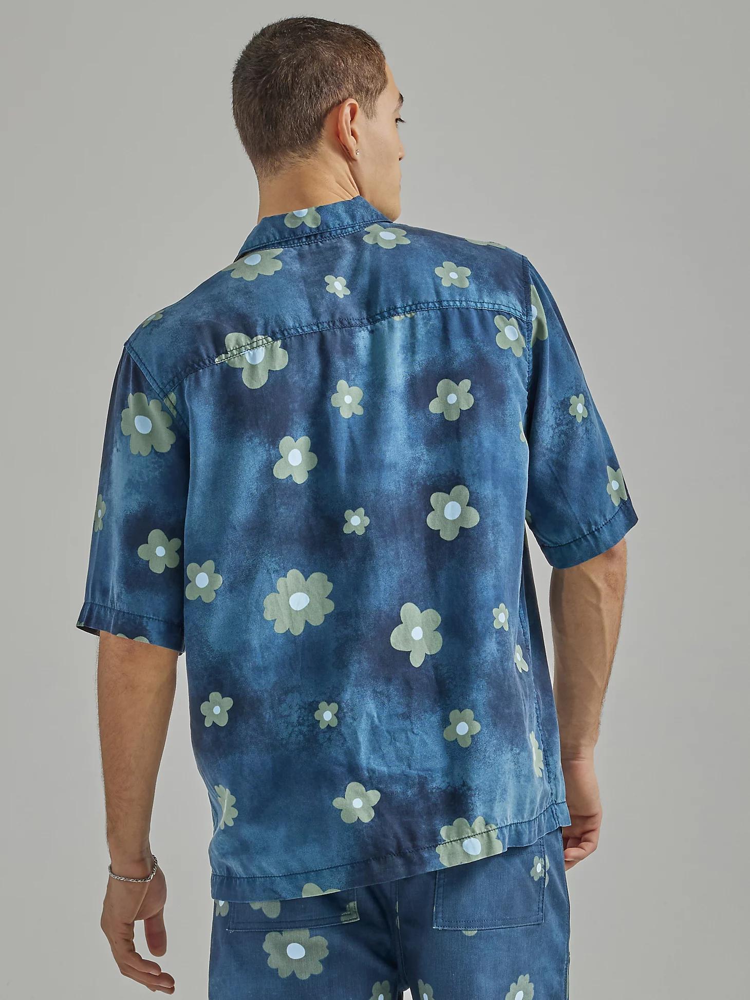 Men's Oversized Floral Resort Shirt | Men's Tops & Tees | Lee® Product Image