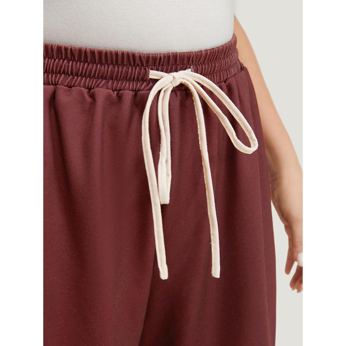 Plus Size Contrast Pocket Drawstring Elastic Waist Shorts Women Multicolor Casual Contrast Dailywear Shorts BloomChic 12/L Product Image