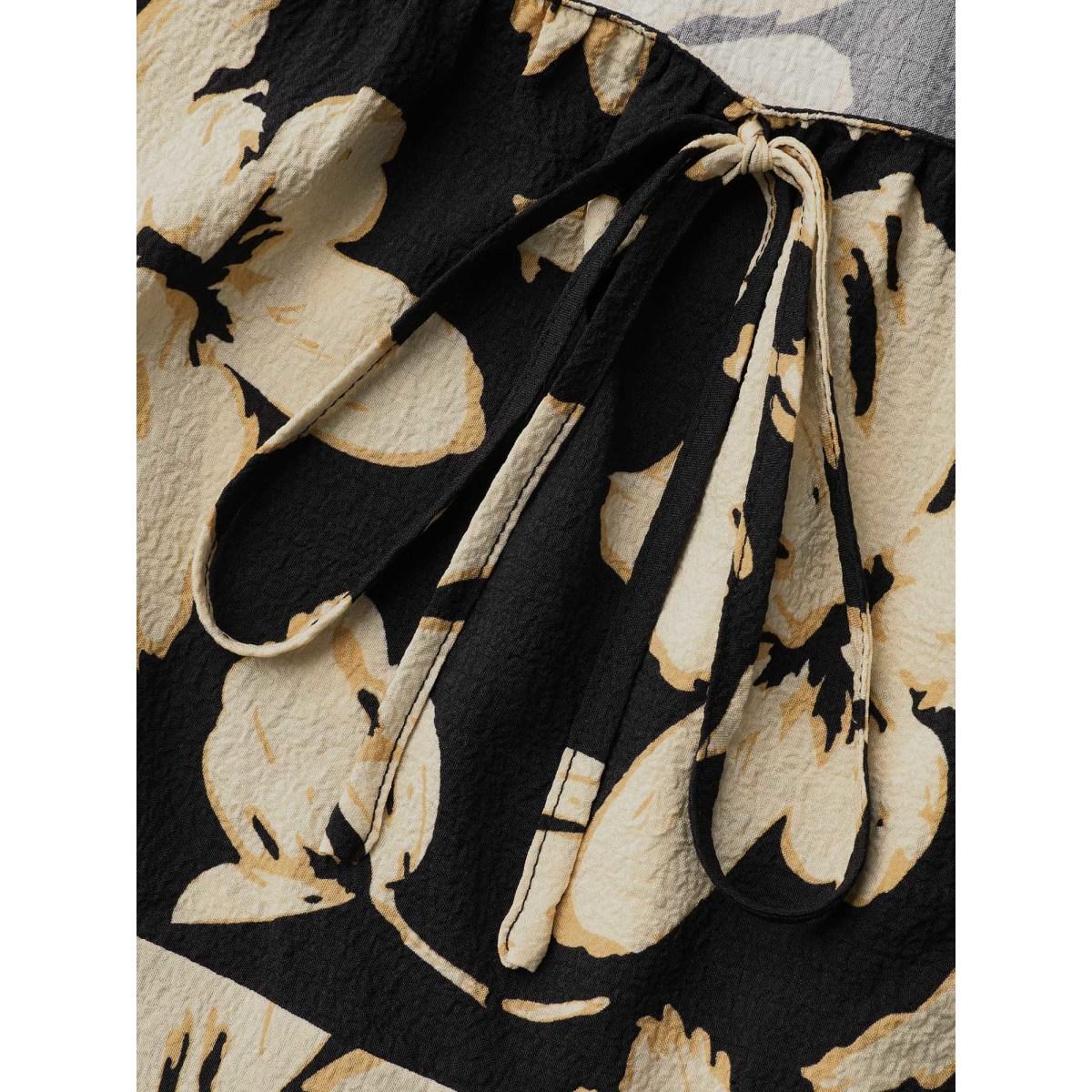 Plus Size Square Neck Silhouette Flower Ruffled Dress Black Women Resort Tie knot Square Neck Long Sleeve Curvy BloomChic 18-20/2X Product Image