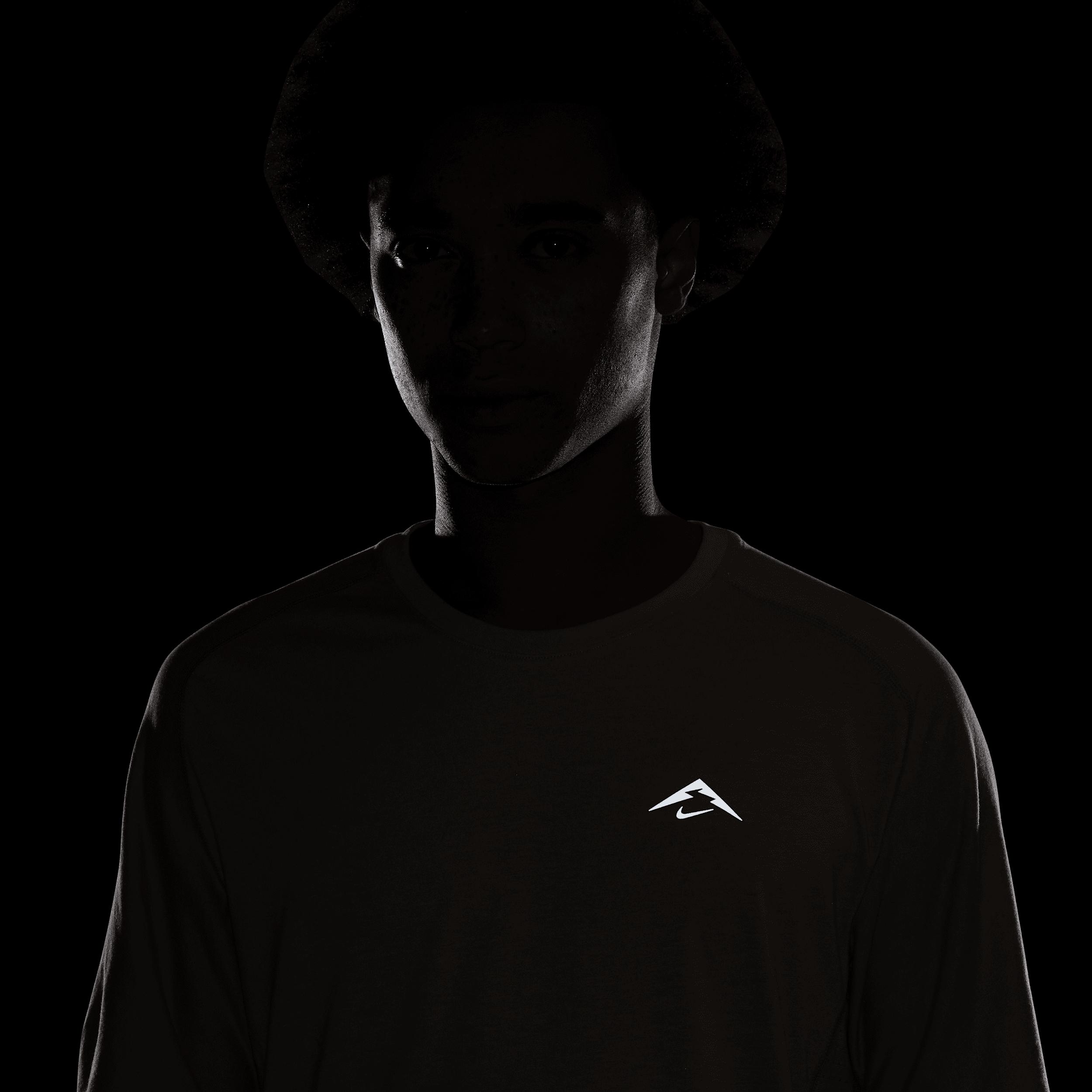 Nike Men's Solar Chase Dri-FIT ADV Short-Sleeve Running Top Product Image