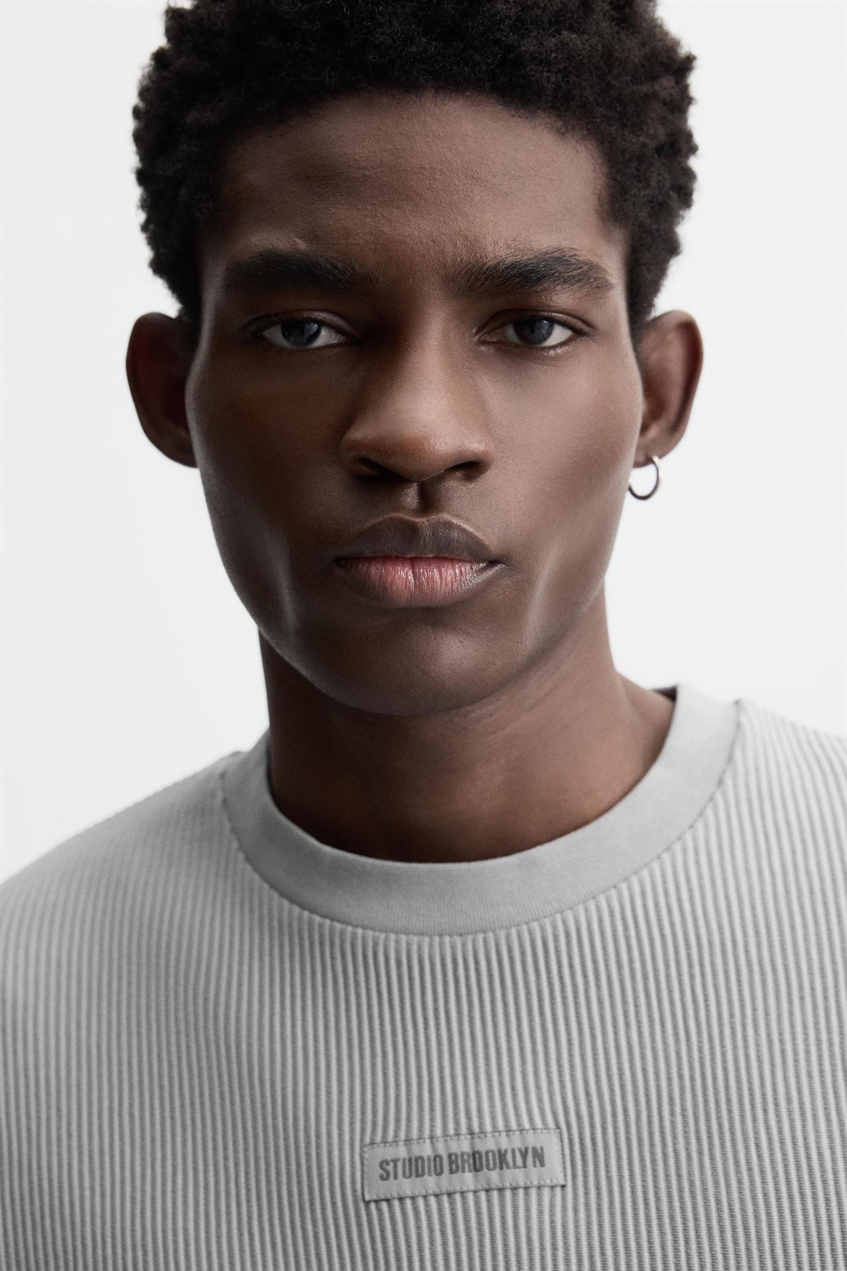 TEXTURED PATCH T-SHIRT Product Image