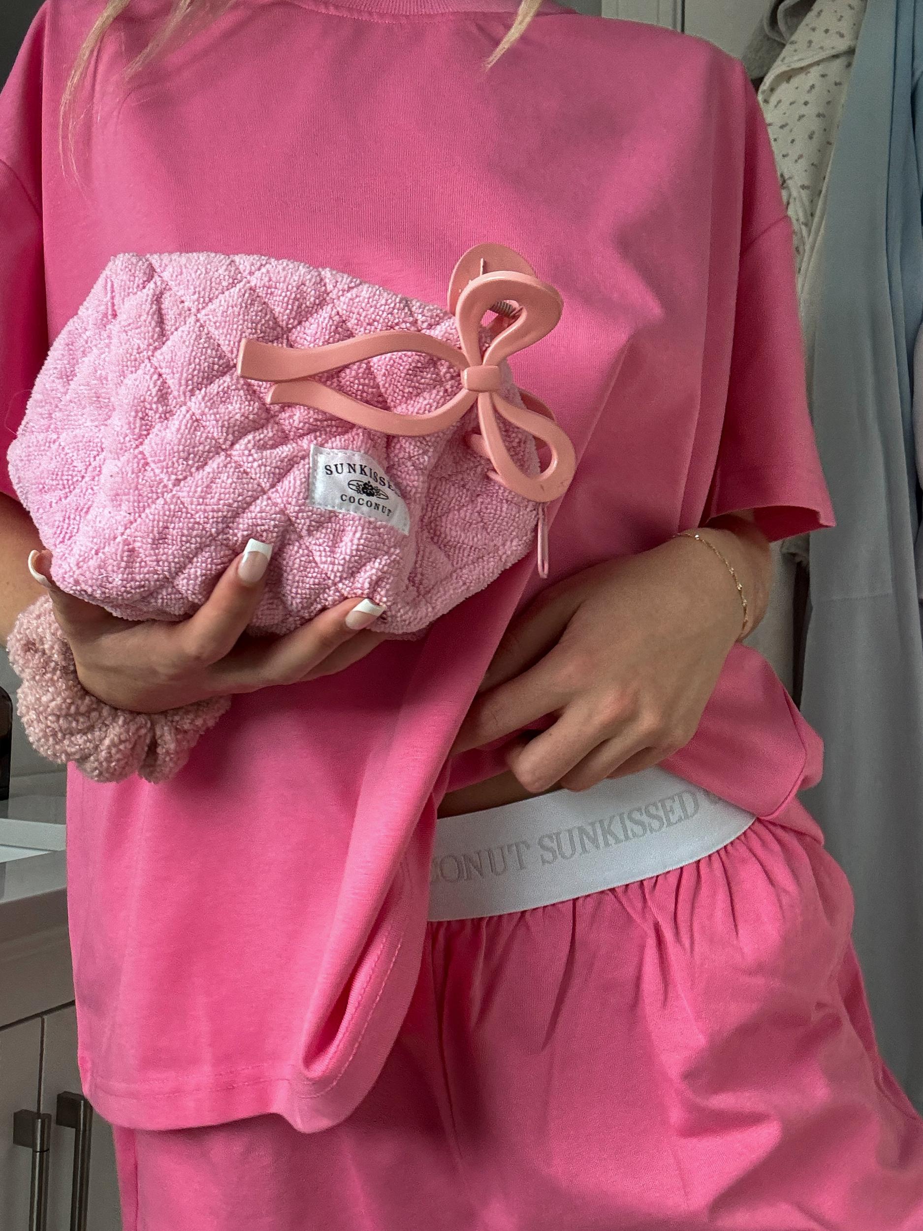 Coastal Blue Basic Watercolor Shorts Product Image