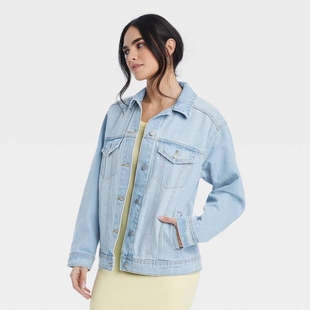 Women's 90's Baggy Trucker Jacket - Universal Thread™ Light Wash S: Midweight Relaxed Fit Product Image