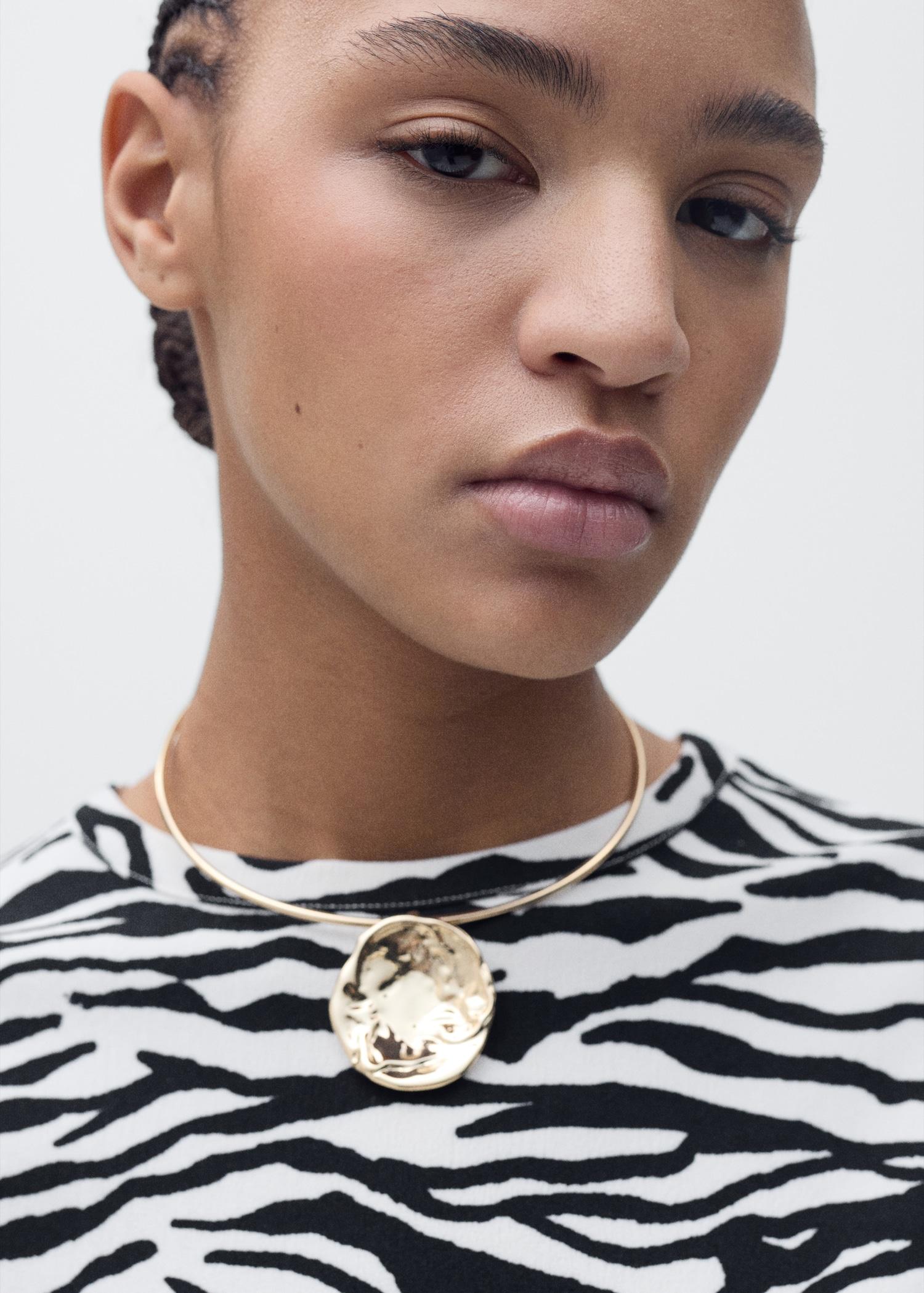 Draped sleeveless t-shirt - Women | MANGO USA Product Image