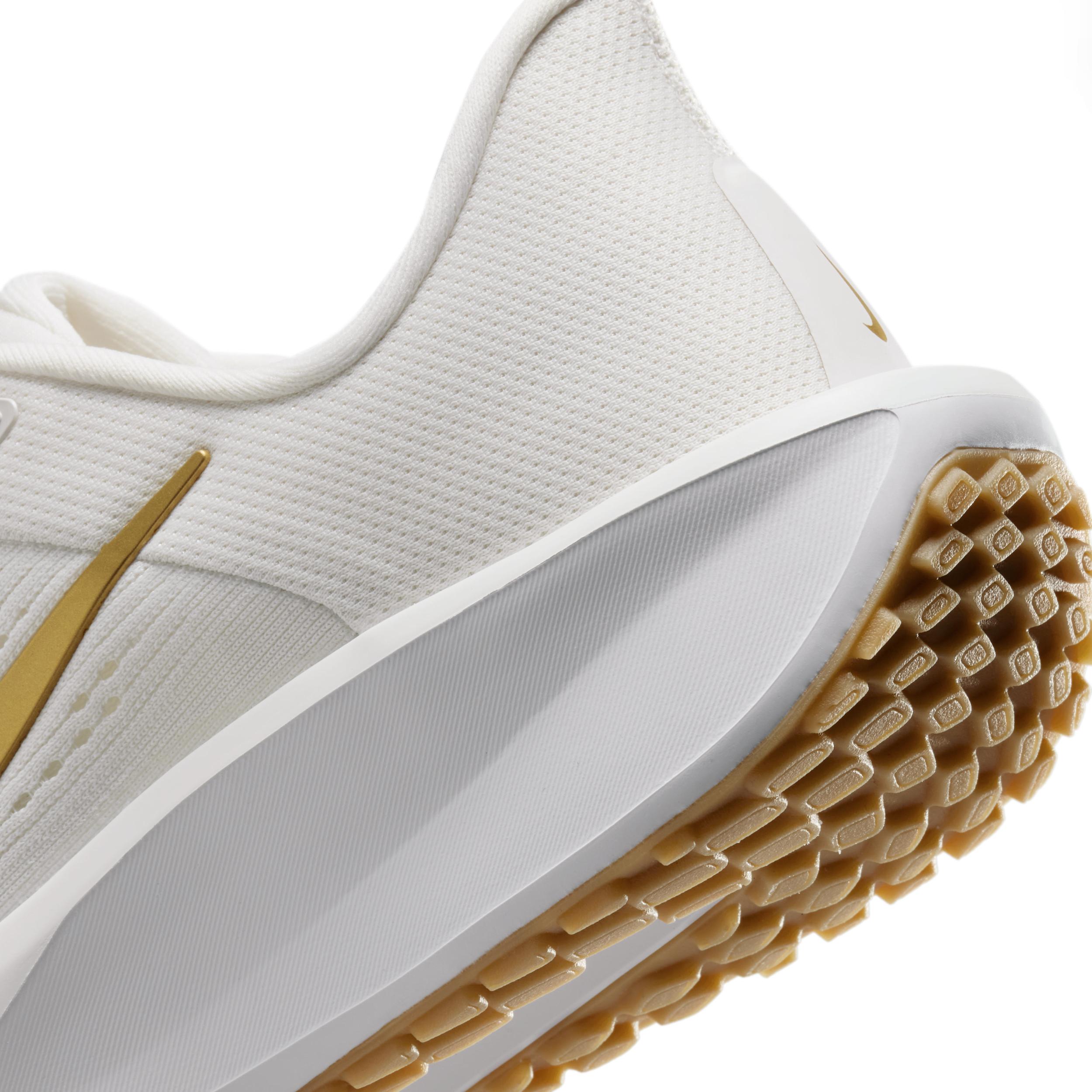 Nike Womens Quest 6 Road Running Shoes | FD6034-100 Product Image