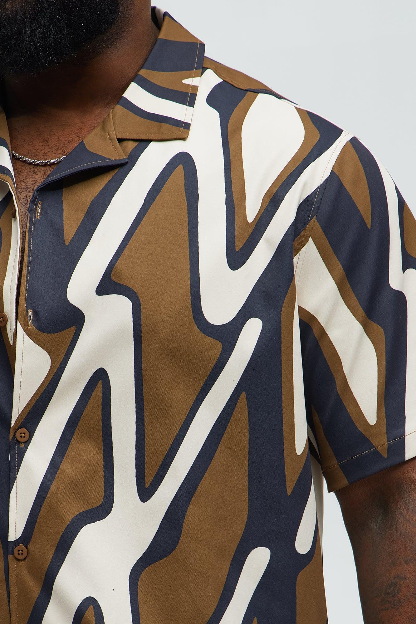 Cropped Chaos Current Printed Cuban Collar Short Sleeve Shirt - Brown Combo Male Product Image