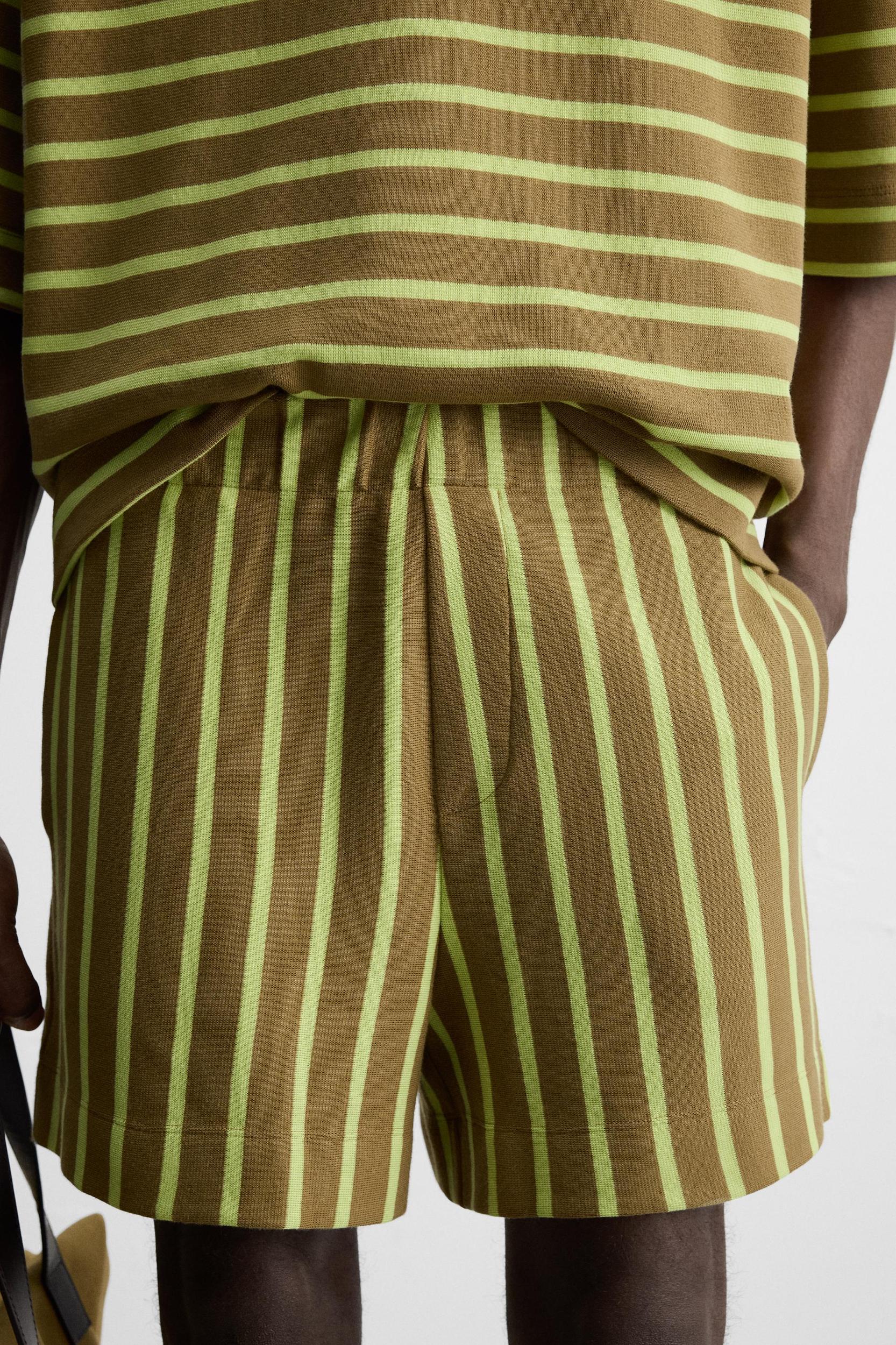STRIPED SHORTS Product Image