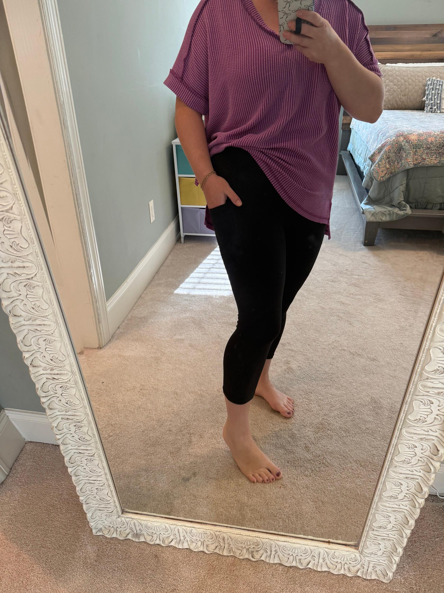 Black Pocket Leggings Capri Product Image