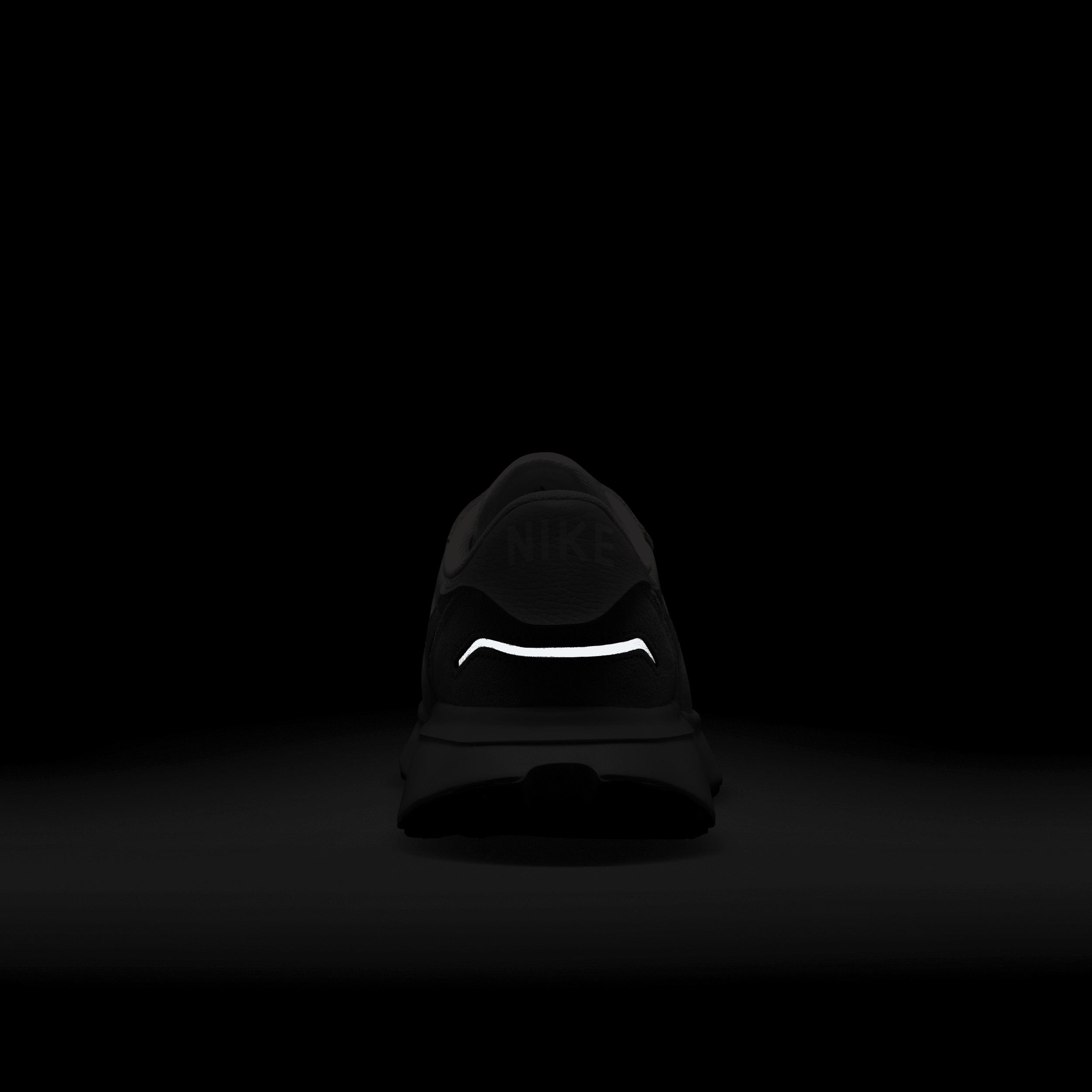 Nike Women's Phoenix Waffle Shoes Product Image