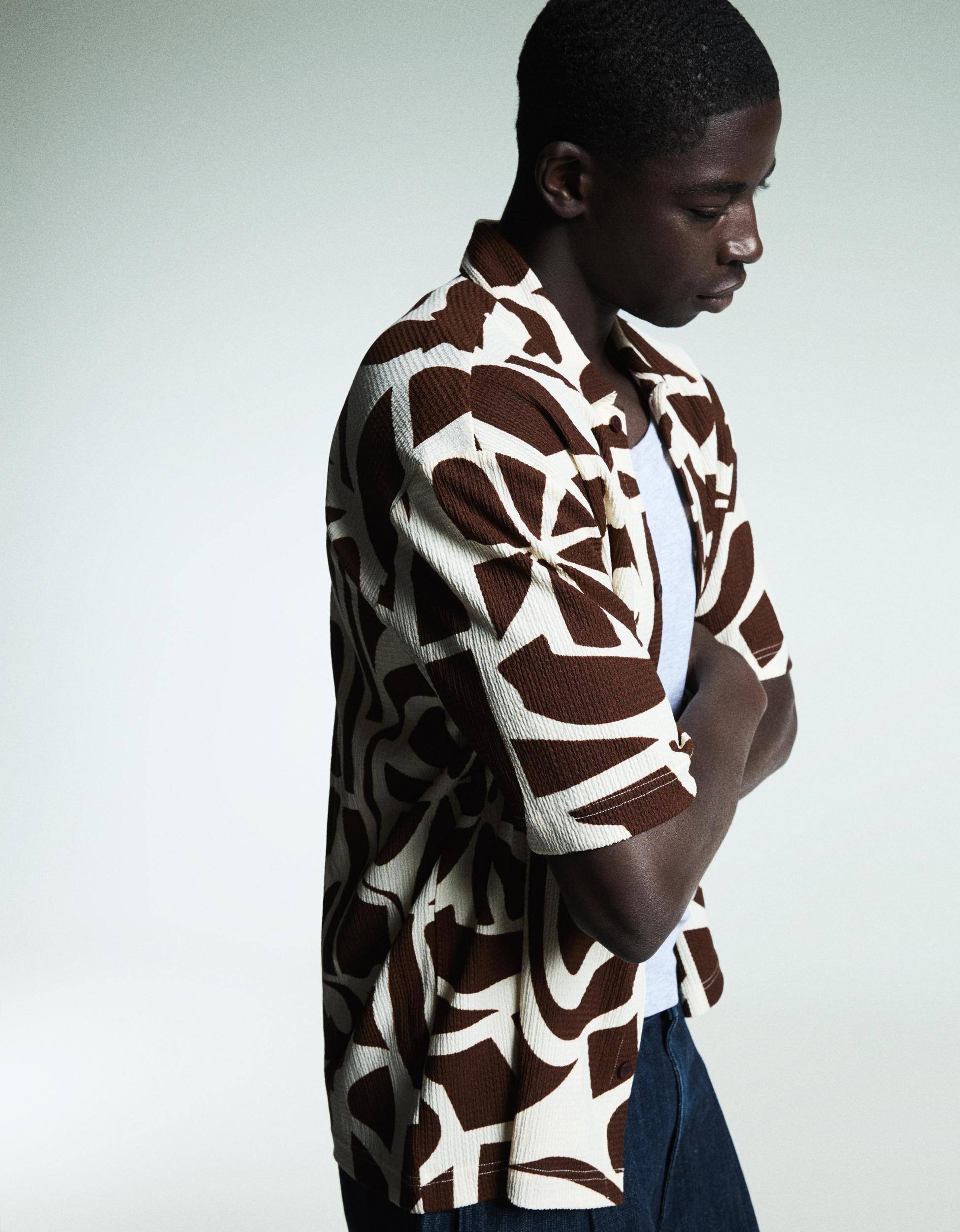 Printed short sleeve pleated shirt Product Image