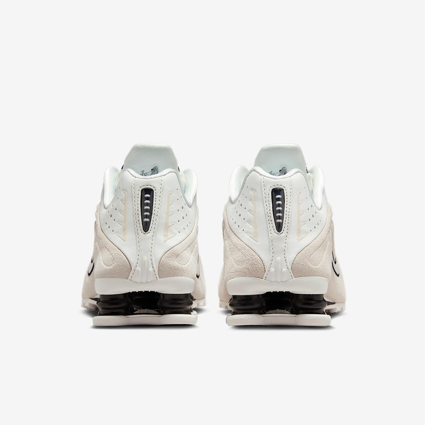 Nike Womens Shox R4 Shoes | HQ7739-100 Product Image