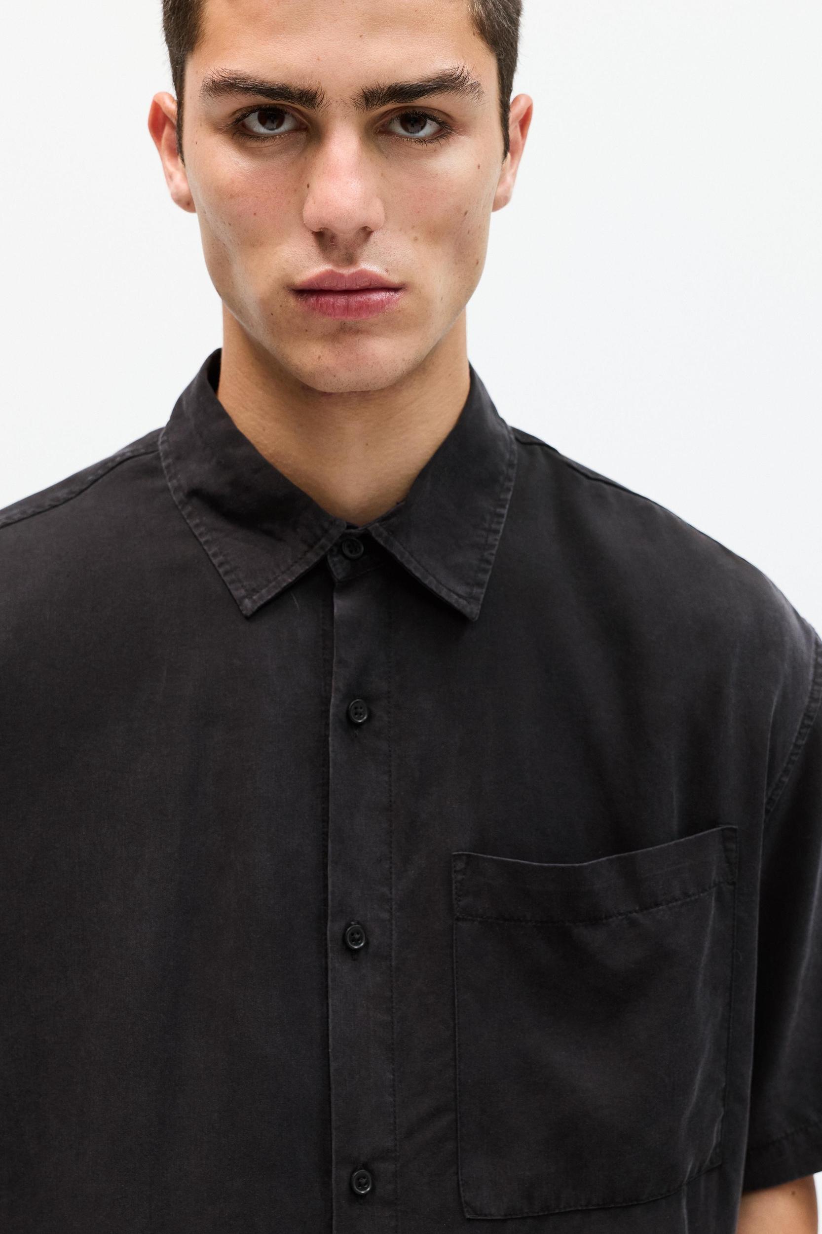 Short sleeve flowing shirt Product Image