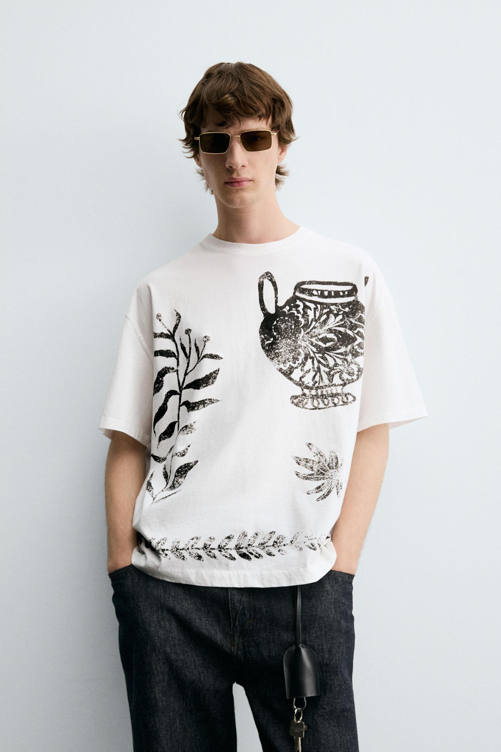 CONTRAST PRINT T-SHIRT Product Image