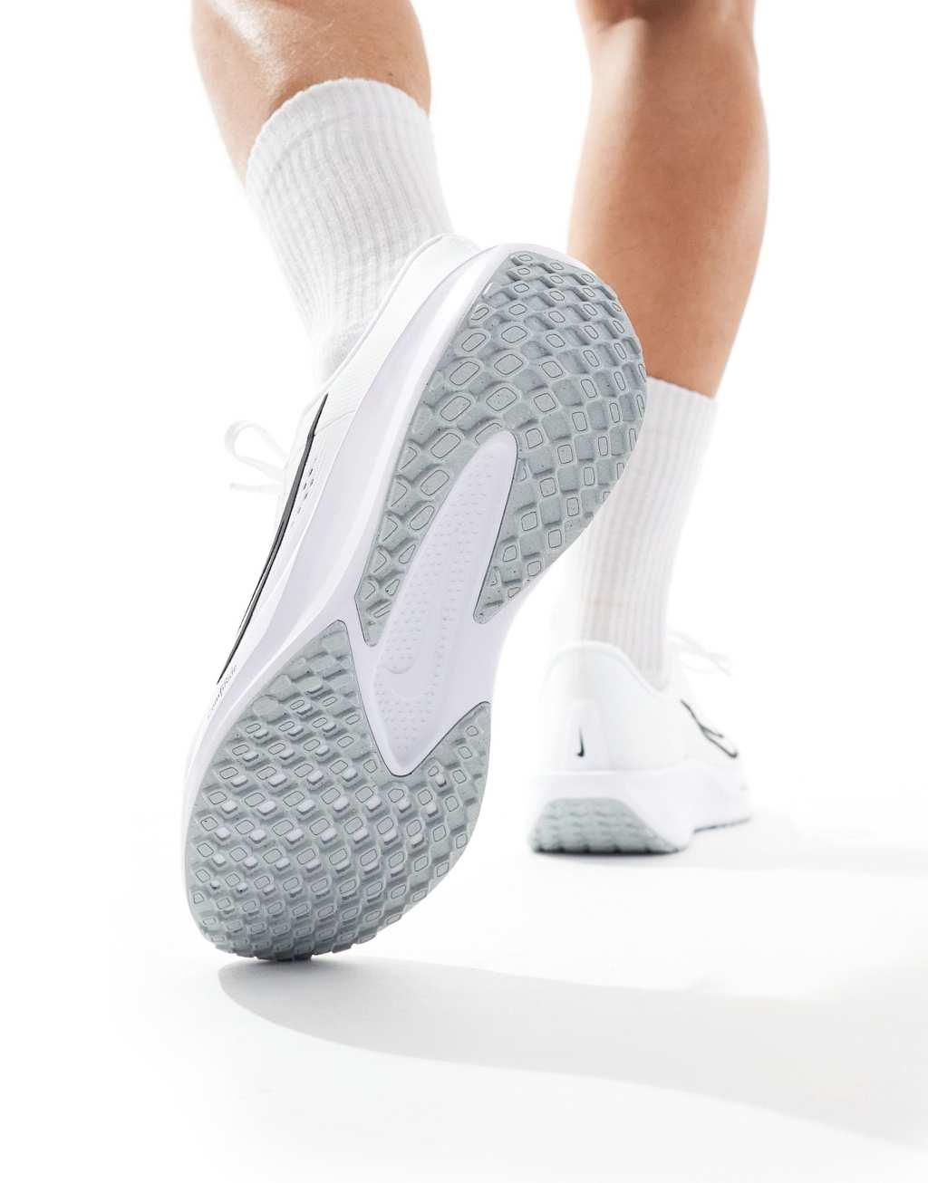 Nike Running Quest 6 sneakers in white and black Product Image