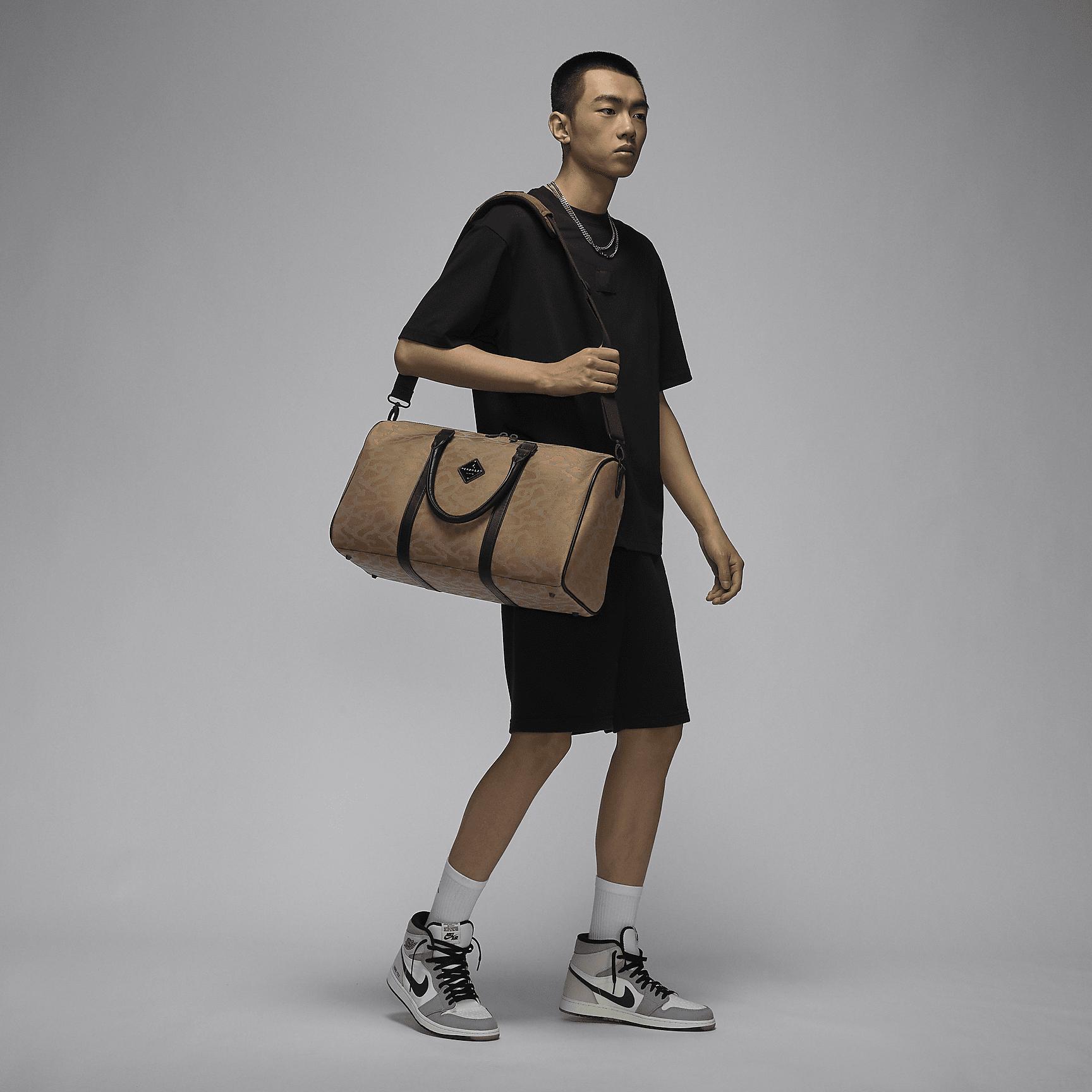 Mens Jordan Icon Duffle Bag (25L) | MM0949-G16 Product Image