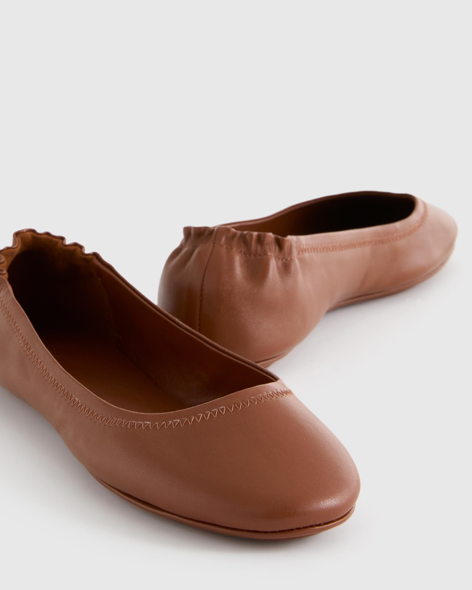 Quince | Women's Italian Leather On-The-Go Ballet Flat Product Image