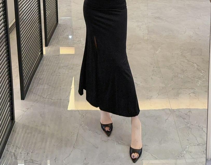 Cap-Sleeve Keyhole Slit Midi Bodycon Dress Product Image