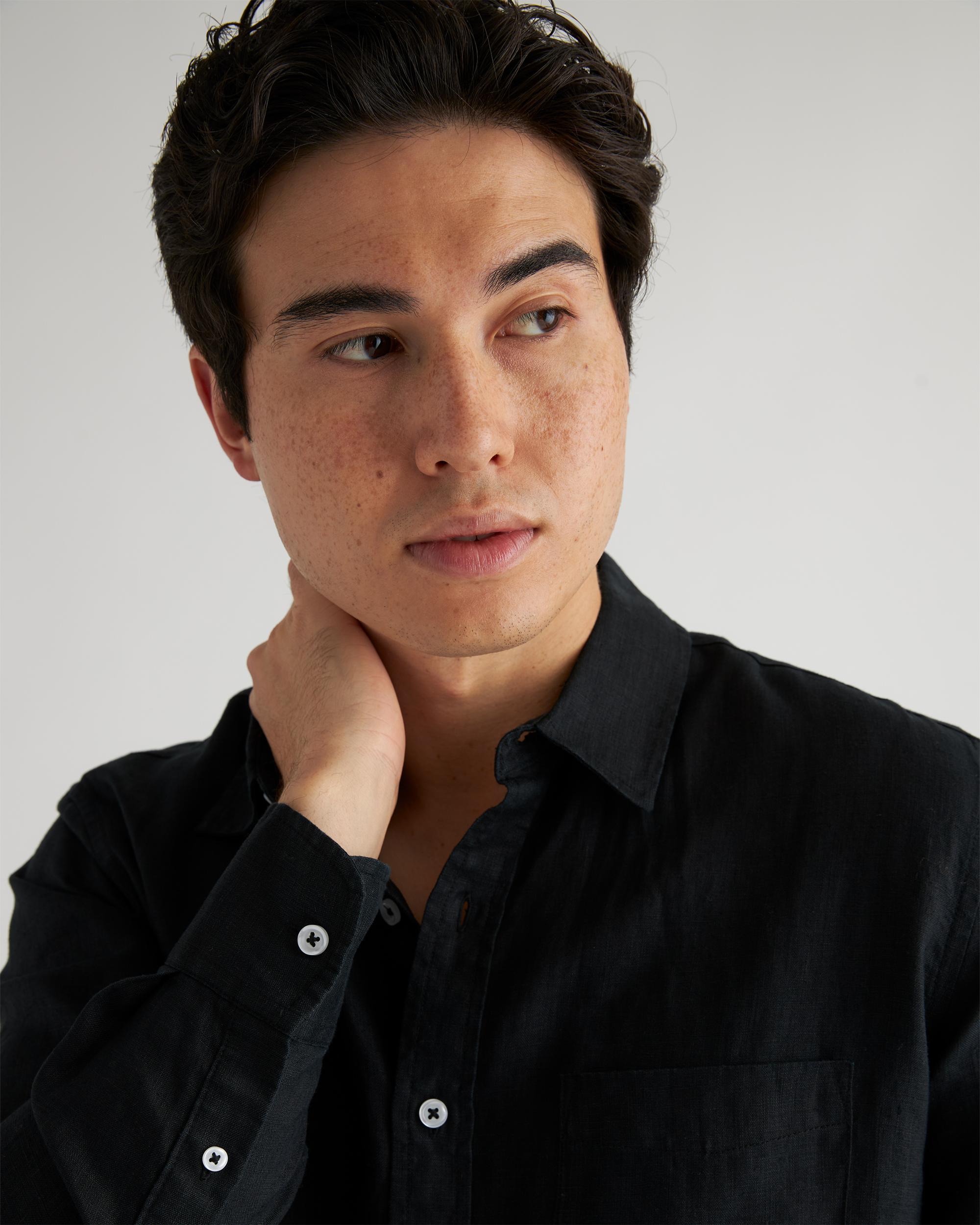 Quince | Men's 100% European Linen Relaxed Long Sleeve Pocket Shirt Product Image