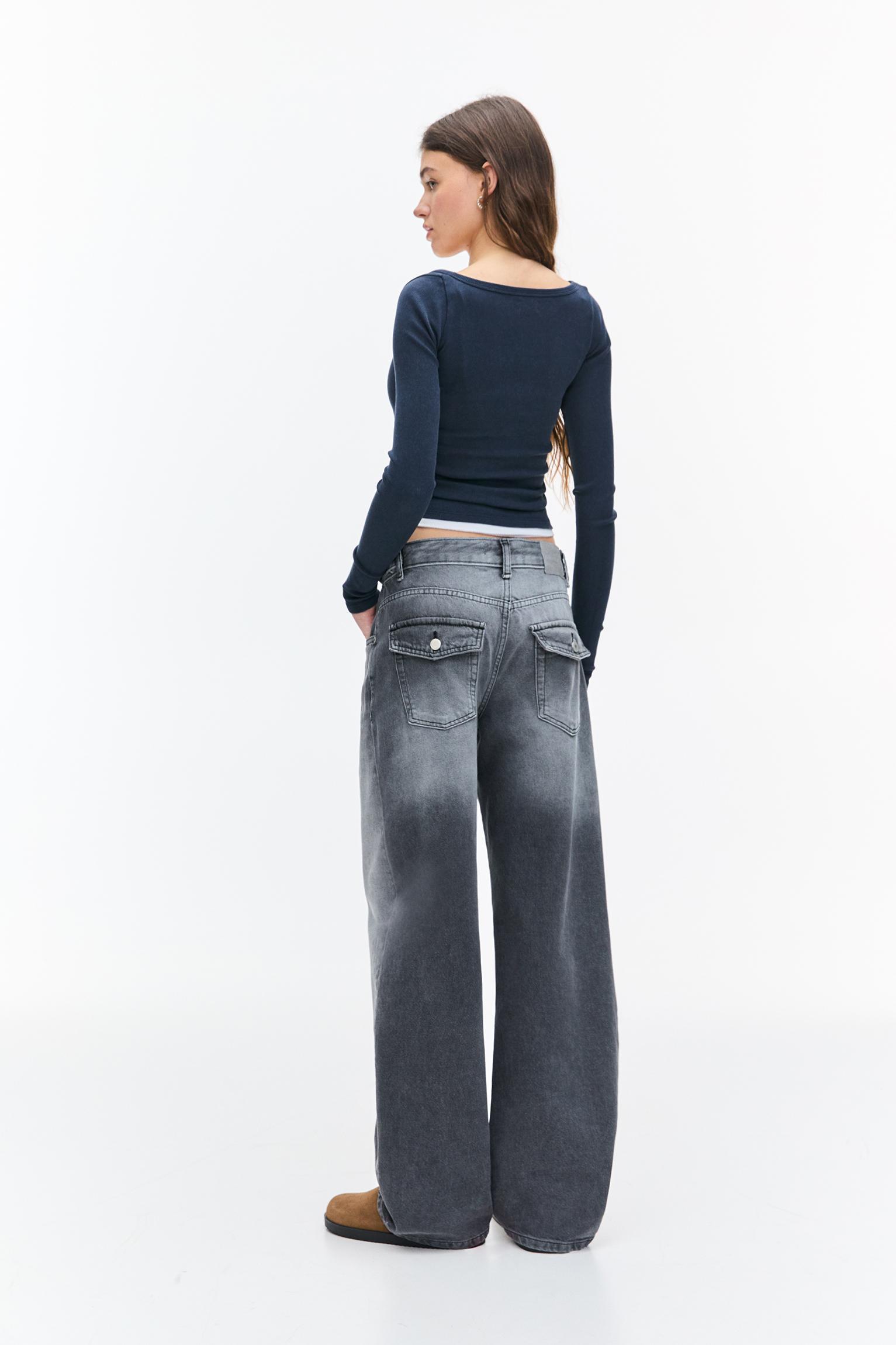 Ribbed T-shirt with buttons Product Image