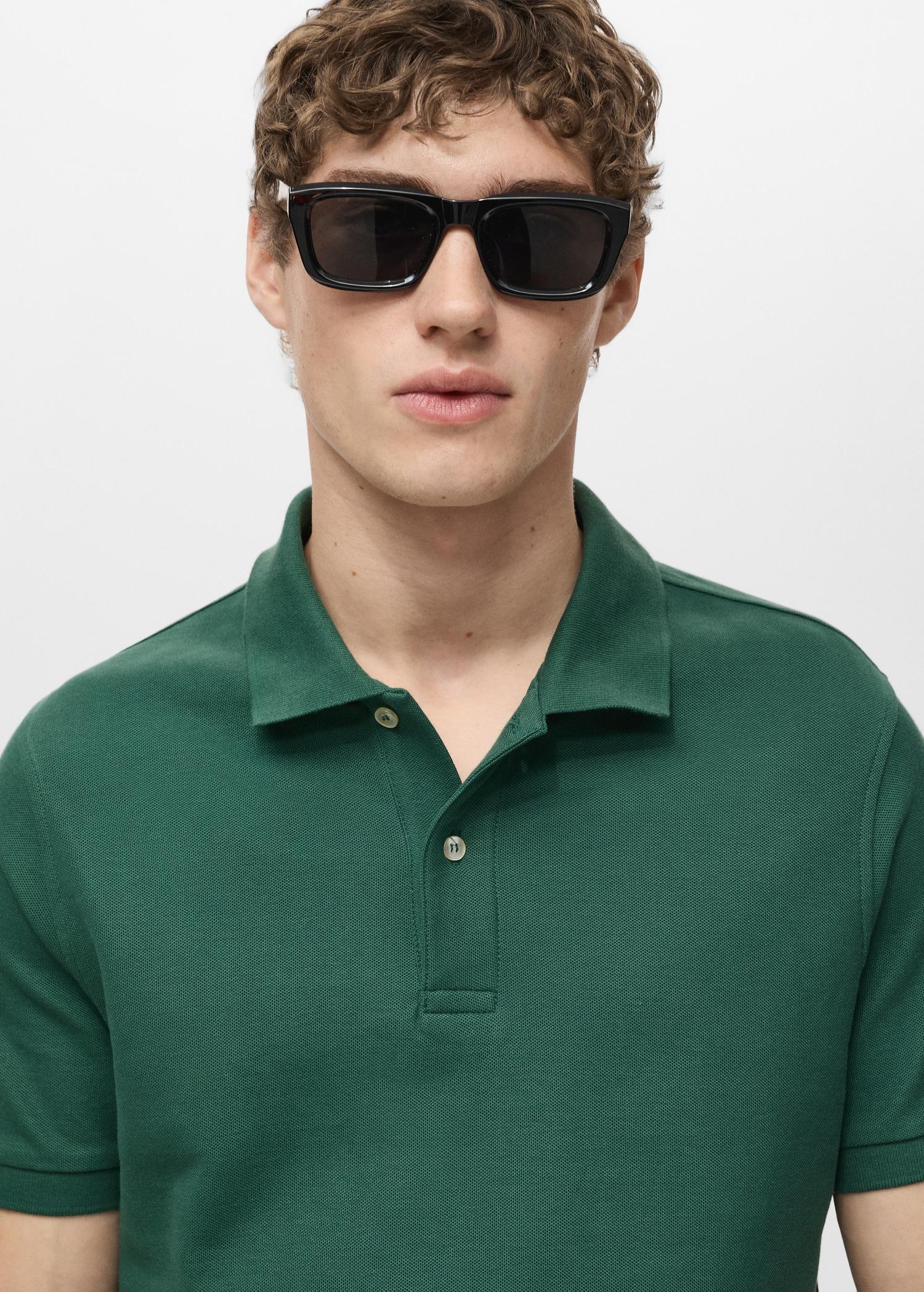 Regular-fit cotton piqué polo shirt - Men | MANGO USA Product Image