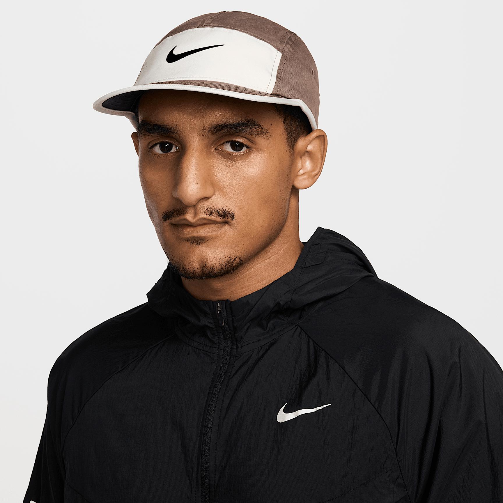 Nike Dri-FIT Fly Unstructured Swoosh Cap Product Image