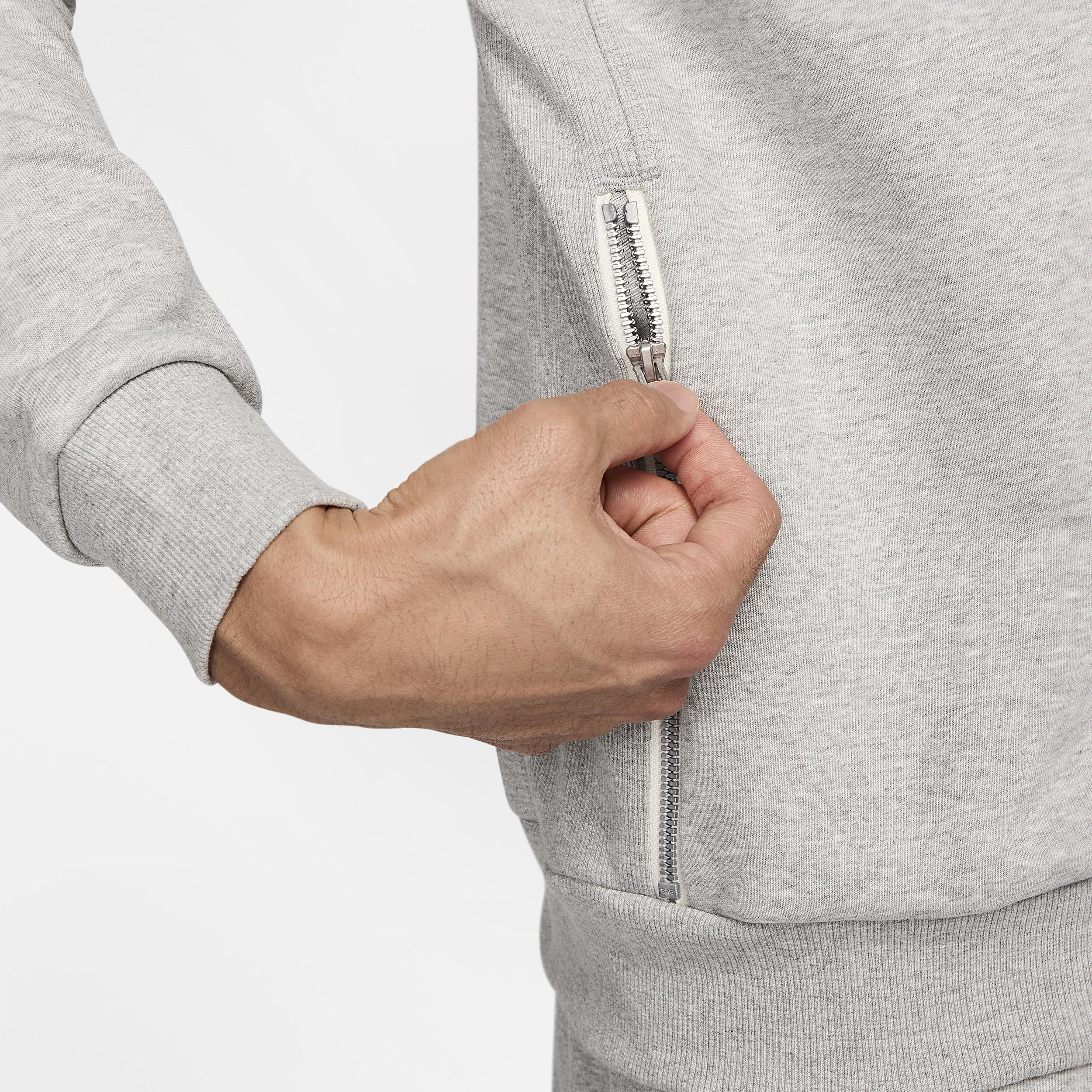 Nike Standard Issue Men's Dri-FIT Basketball Crew-Neck Sweatshirt Product Image