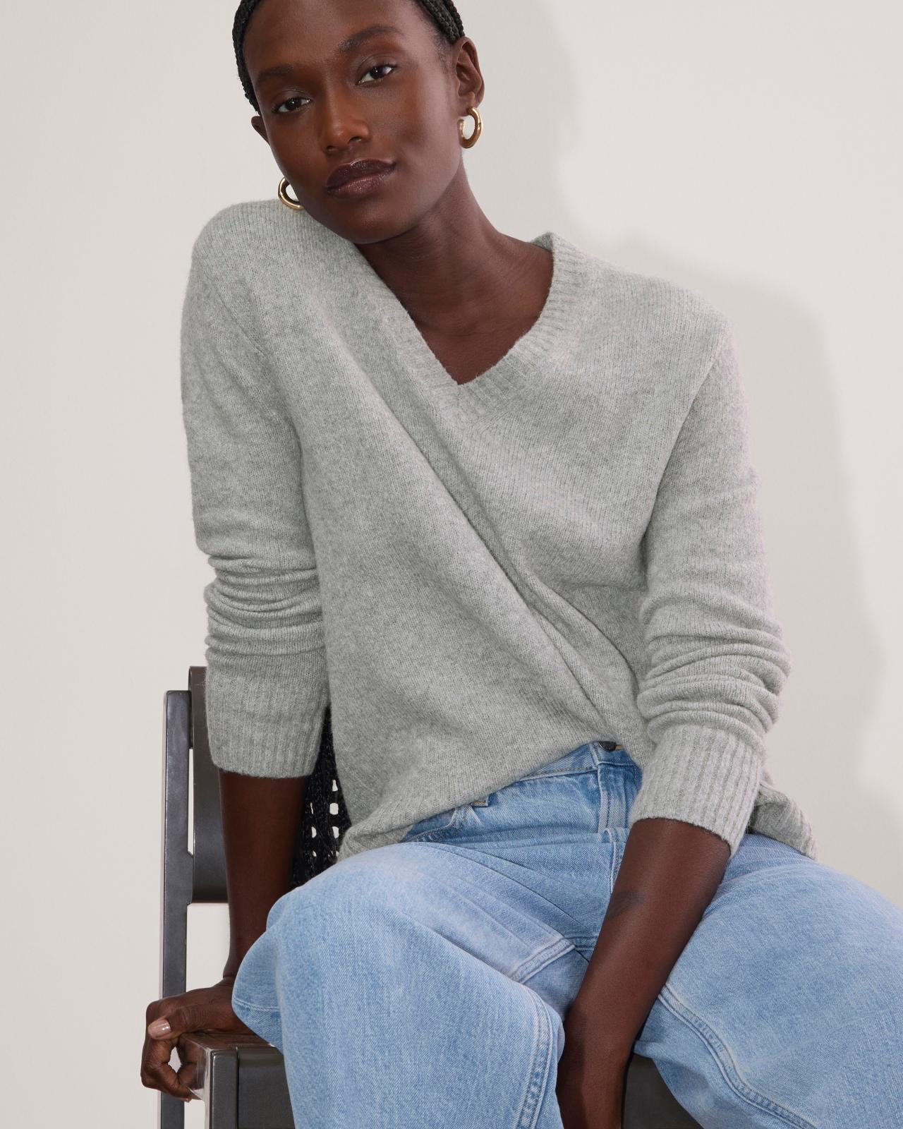 The V-Neck Sweater in Plush Cotton Product Image