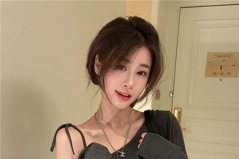 Cold-Shoulder Long-Sleeve Asymmetrical Plain T-Shirt Product Image