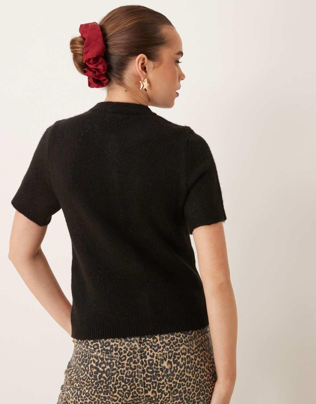 Gina Tricot knitted short sleeve cardigan in black Product Image