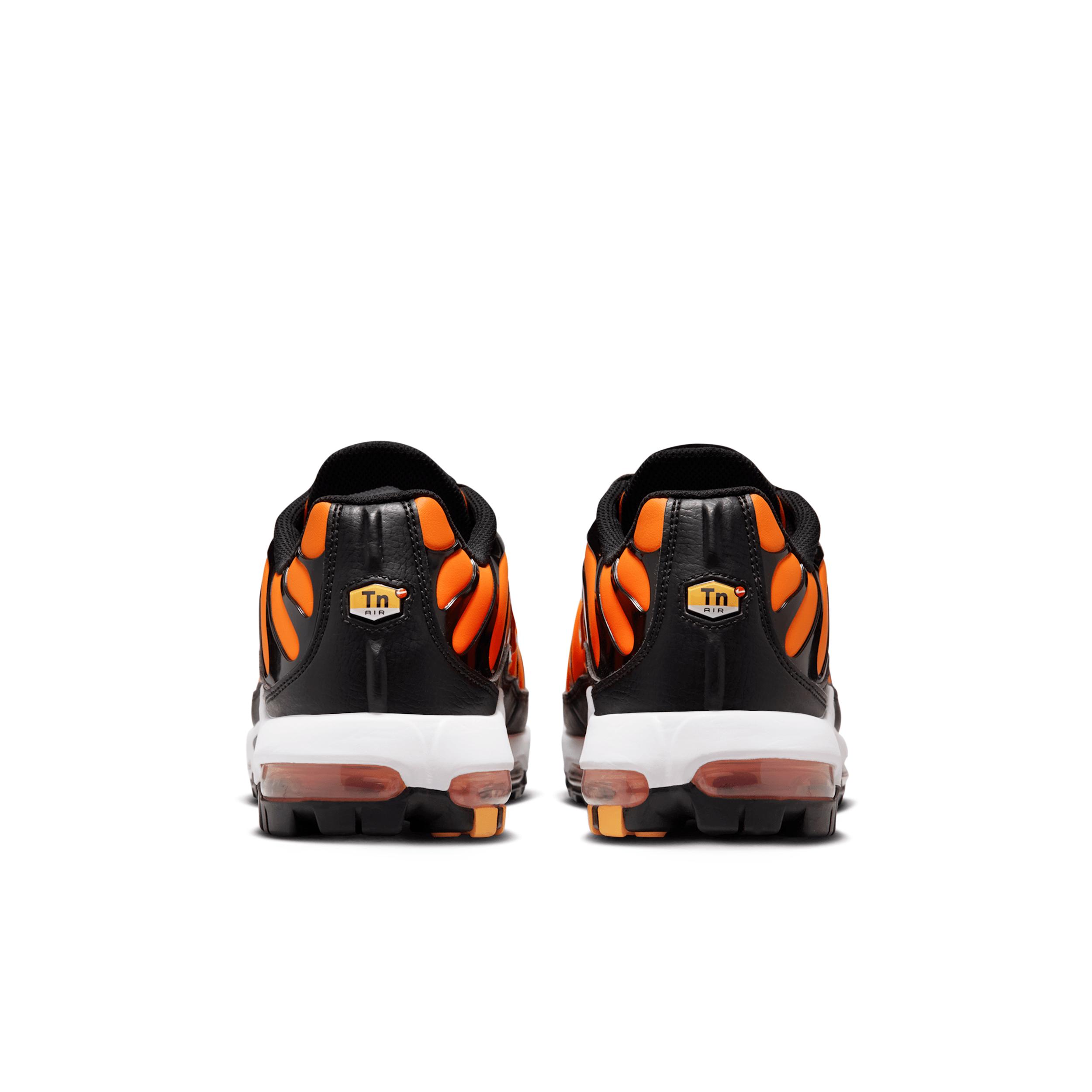 Nike Air Max Plus G Golf Shoes Product Image