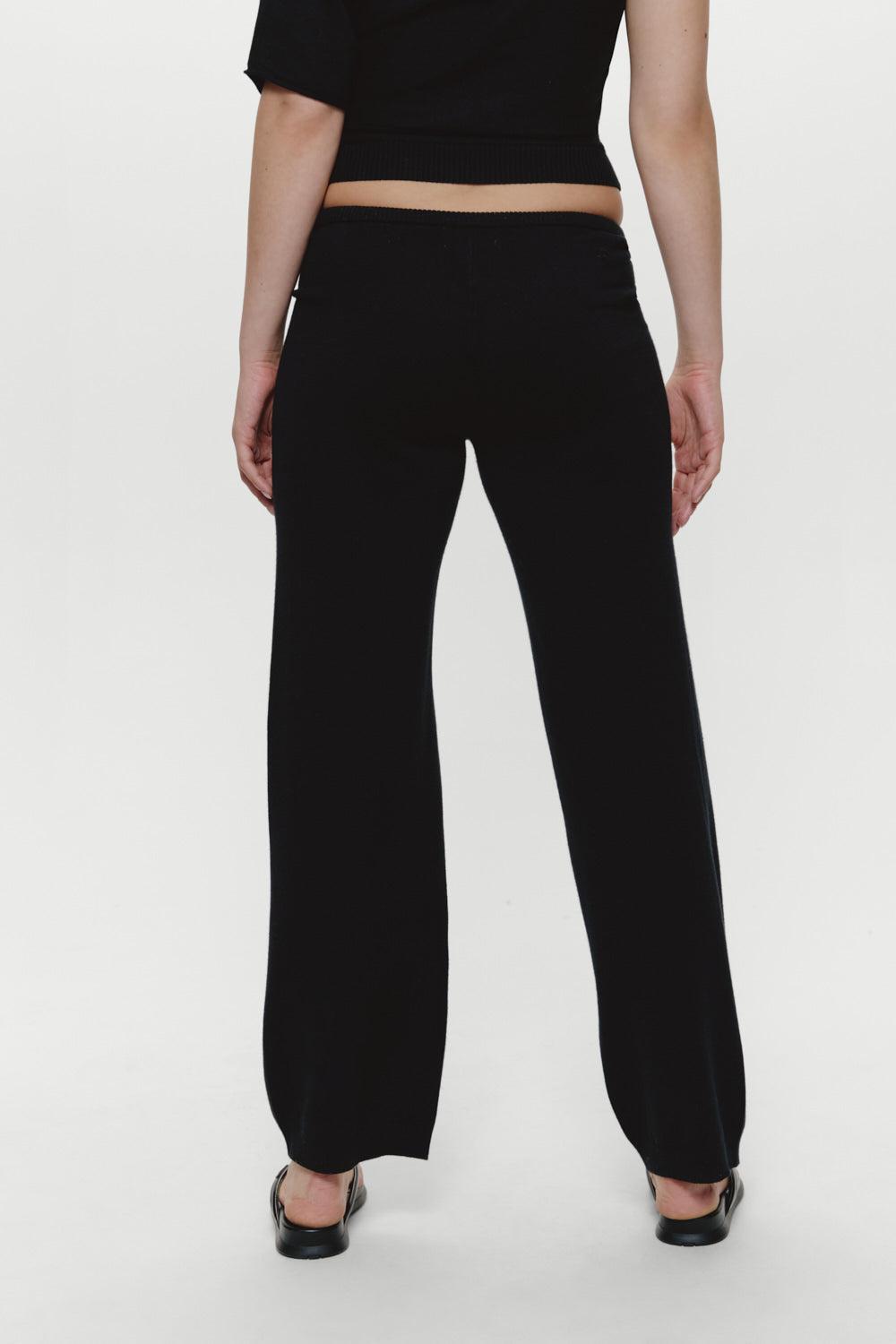 1034. Deltapeak® Straight Leg Sweats - Black Product Image
