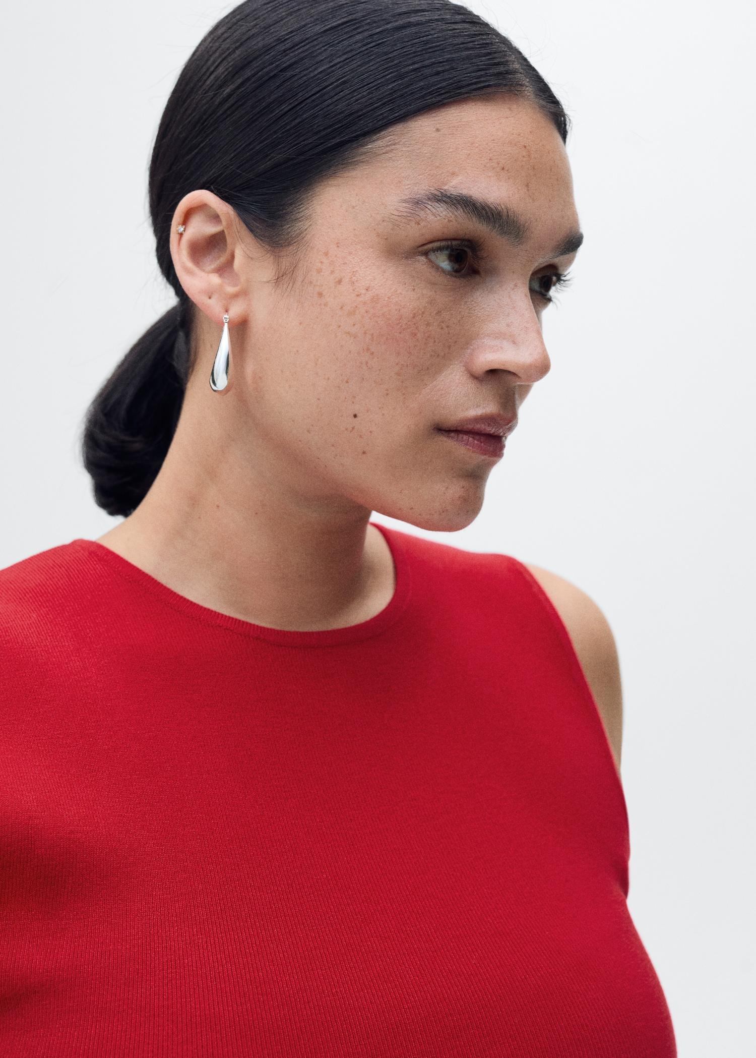 Sleeveless fitted knitted top - Women | MANGO USA Product Image