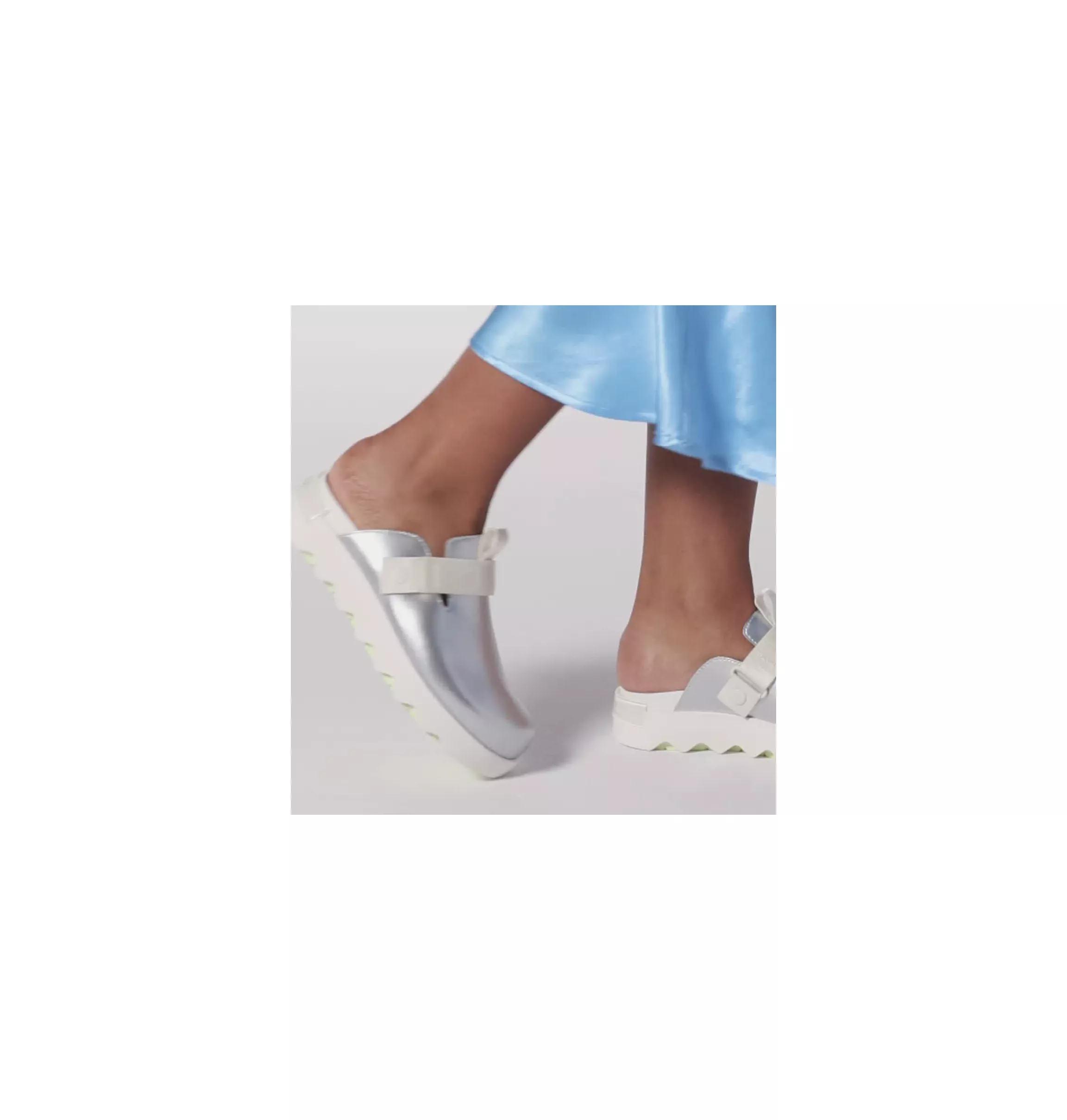VIIBE™ Women's Clog Product Image