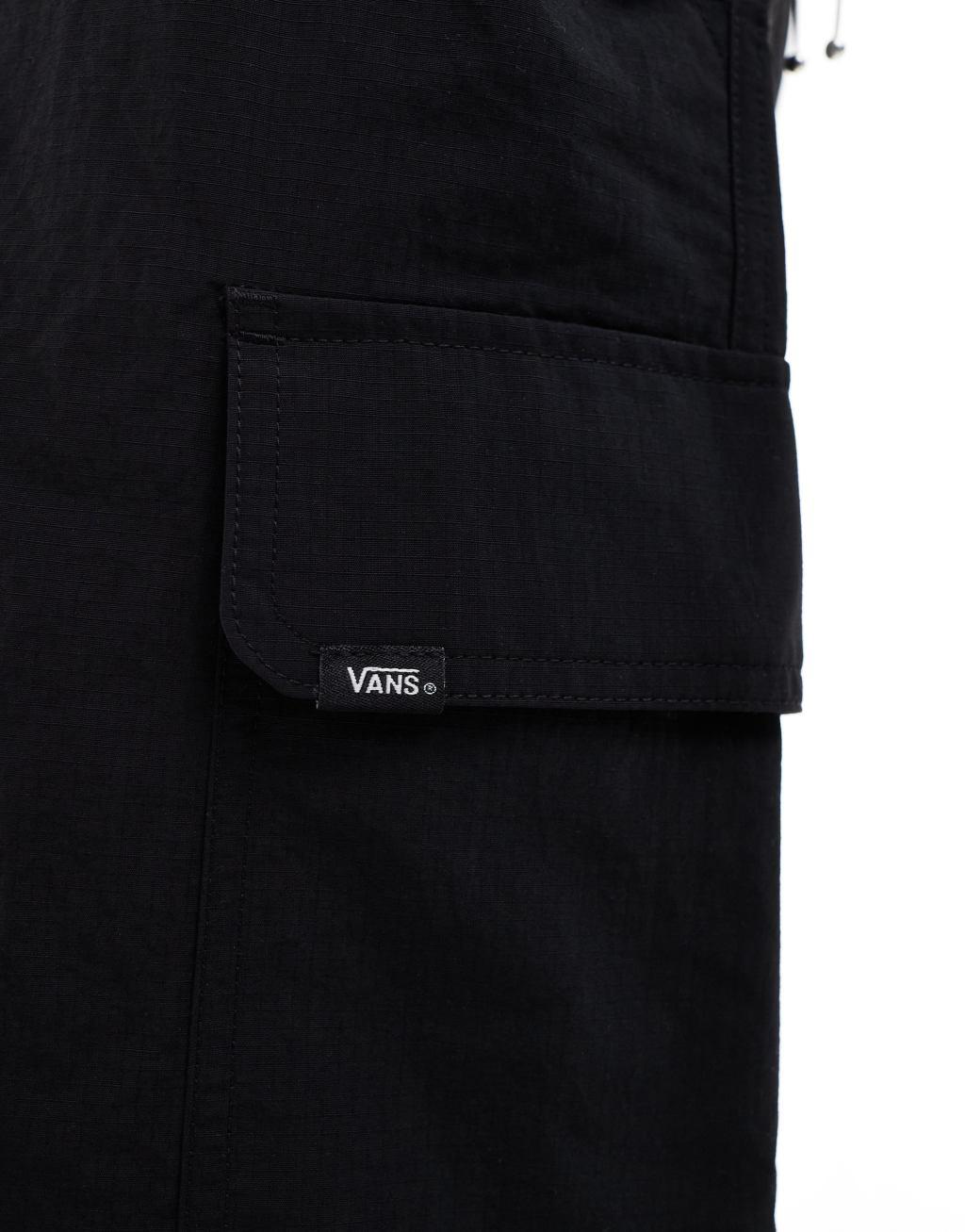 Vans riley parachute cargo skirt in black Product Image