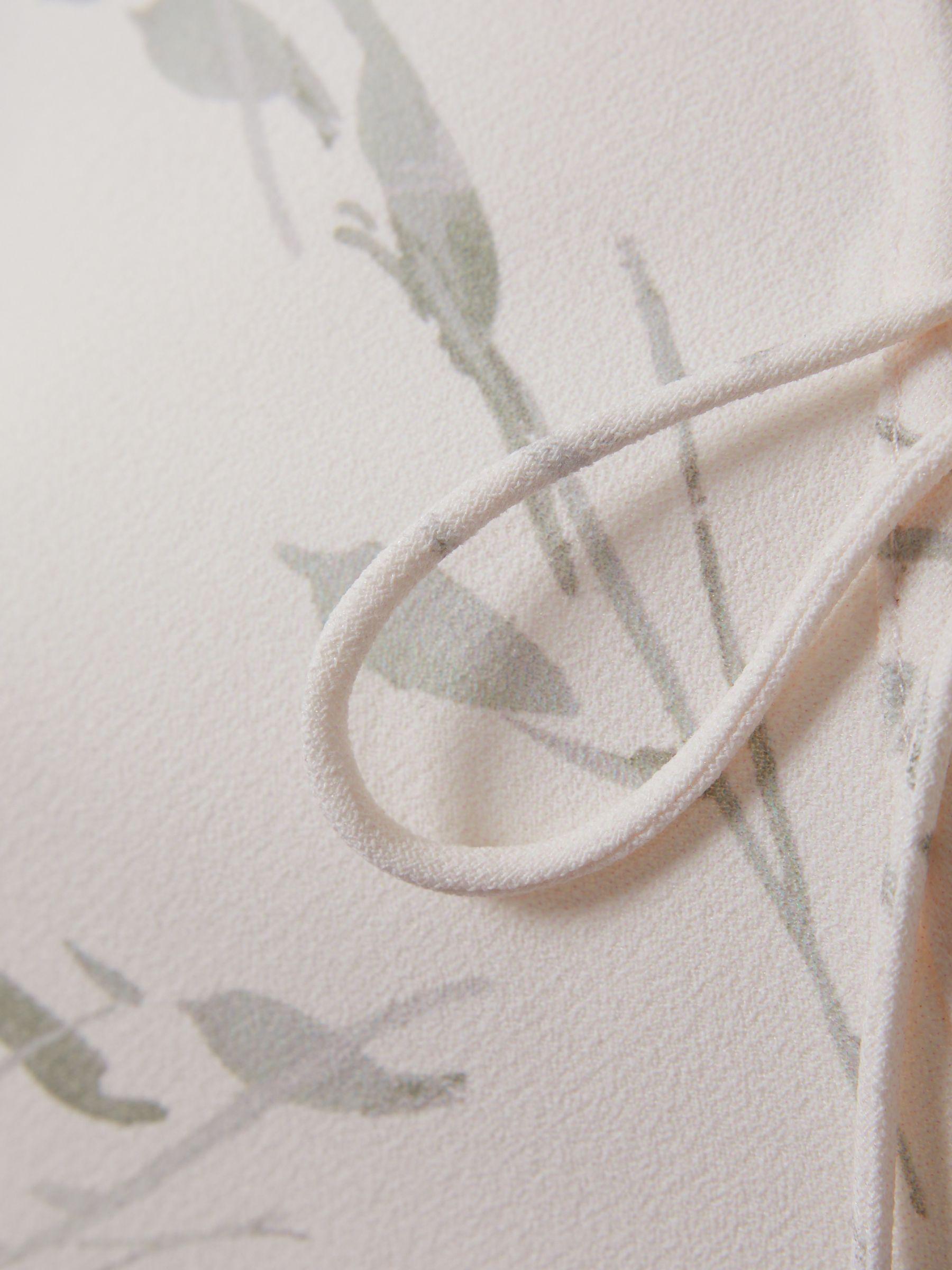 Florere Floral V-Neck Top in Cream Product Image