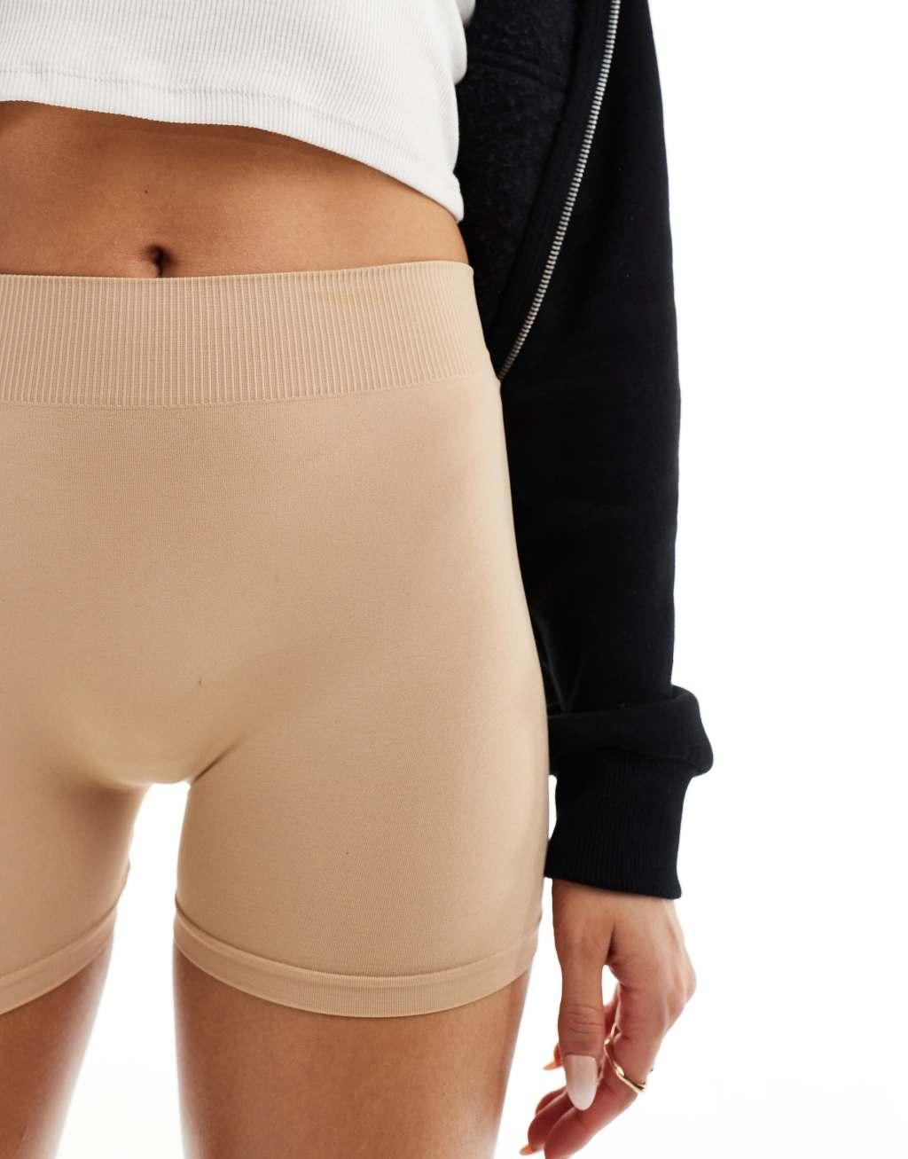 Pieces seamless mini legging shorts in beige Product Image