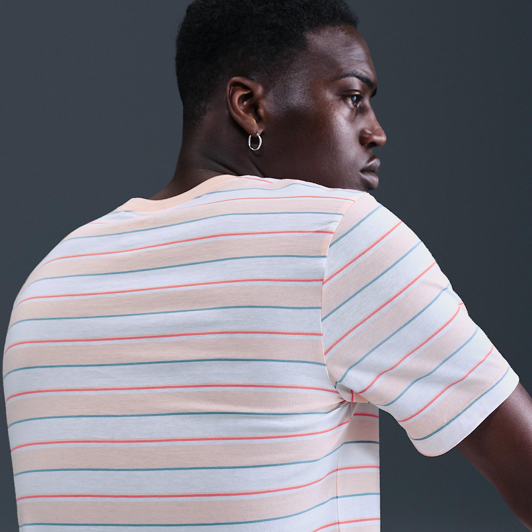 Nike Club Men's T-Shirt Product Image