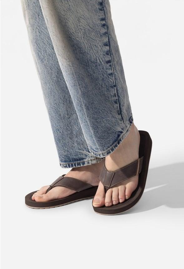 Men's Lightweight Water-Friendly Flip Flops Product Image
